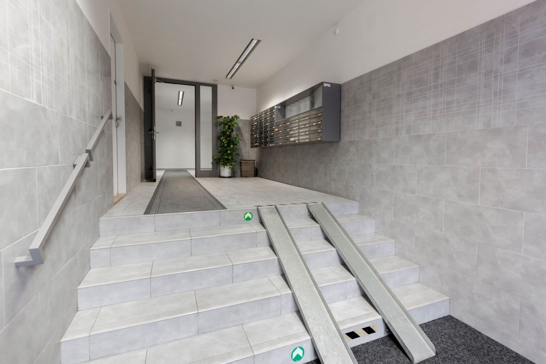 Pronájem bytu  38 m², Havlíčkovo náměstí, Praha, Praha