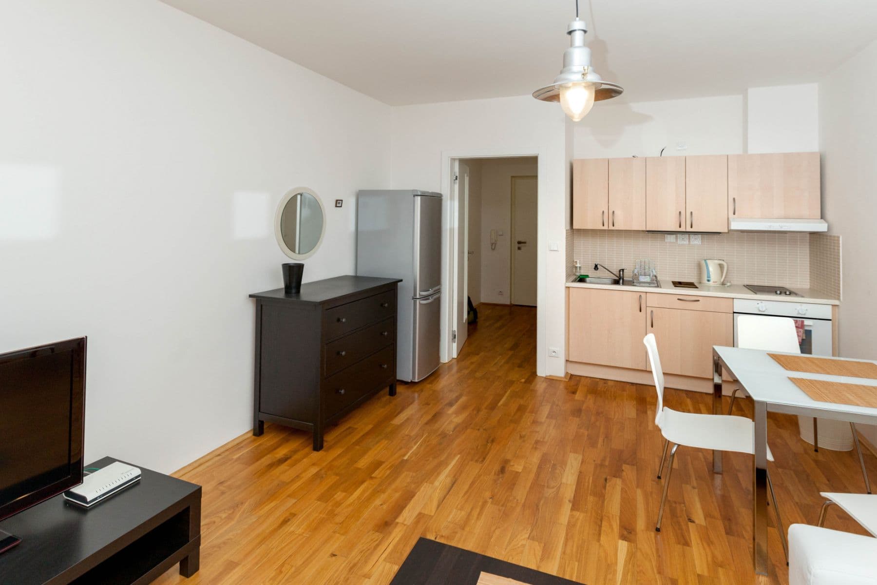 Pronájem bytu  38 m², Havlíčkovo náměstí, Praha, Praha