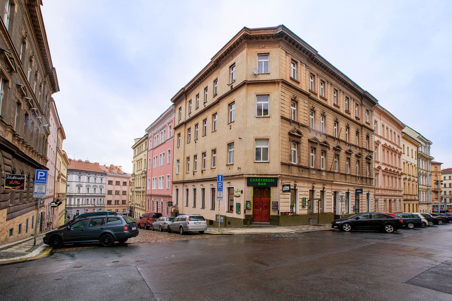 Pronájem bytu  25 m², Víta Nejedlého, Praha, Praha