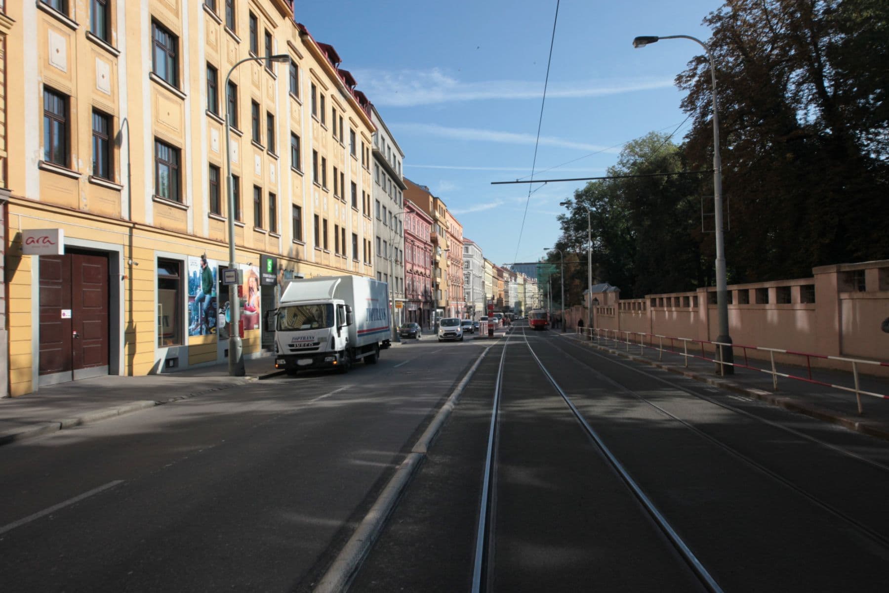 Pronájem bytu  36 m², Plzeňská, Praha, Praha
