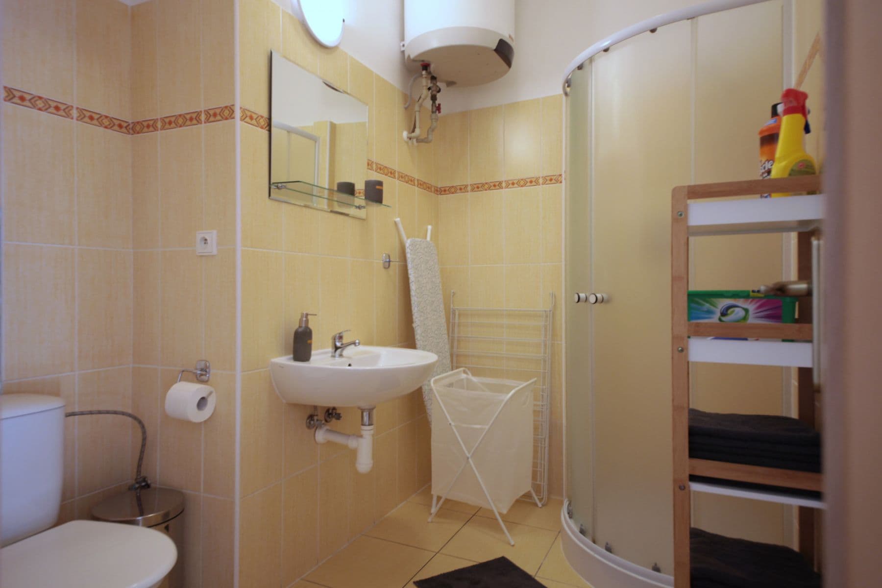 Pronájem bytu  36 m², Plzeňská, Praha, Praha