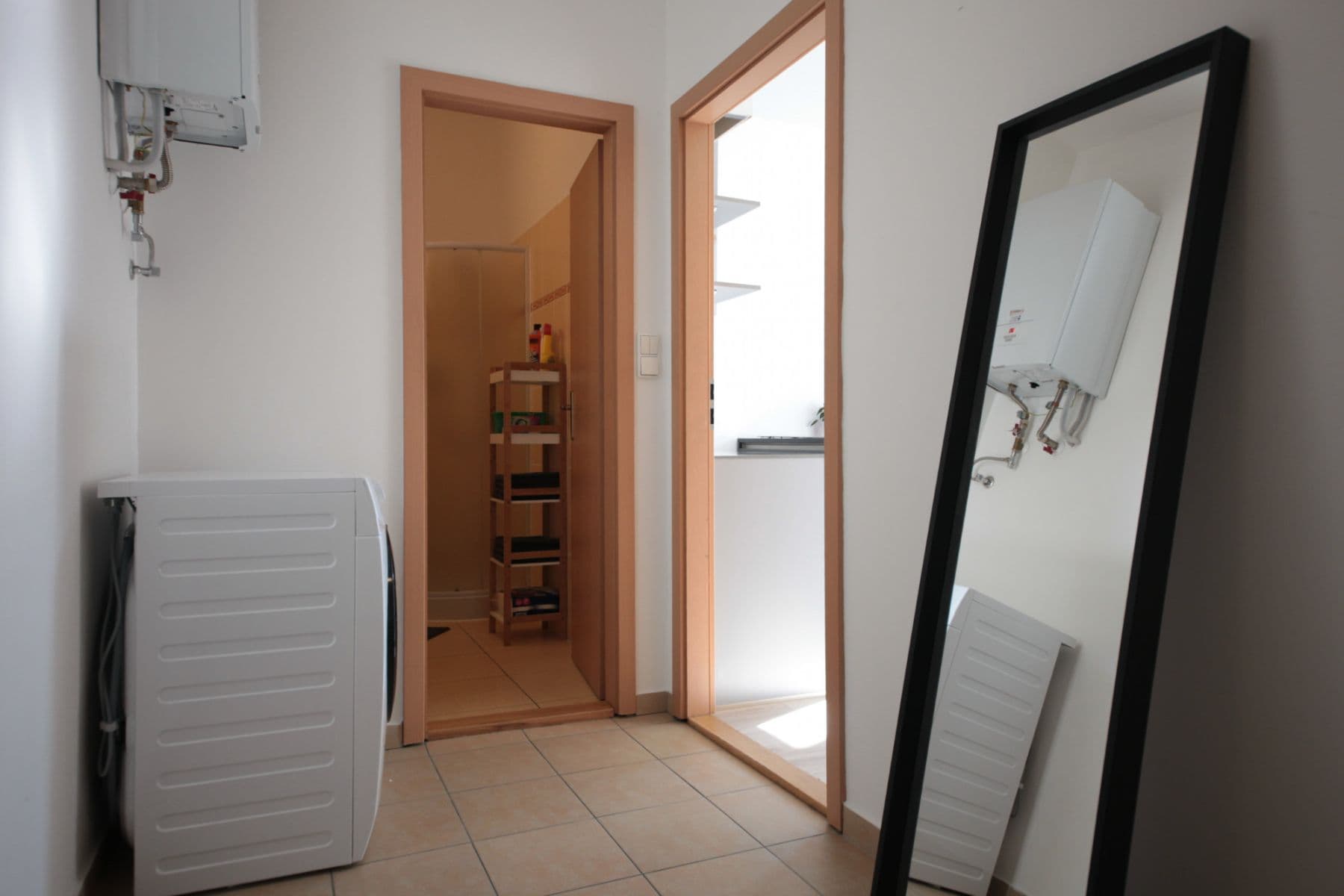 Pronájem bytu  36 m², Plzeňská, Praha, Praha