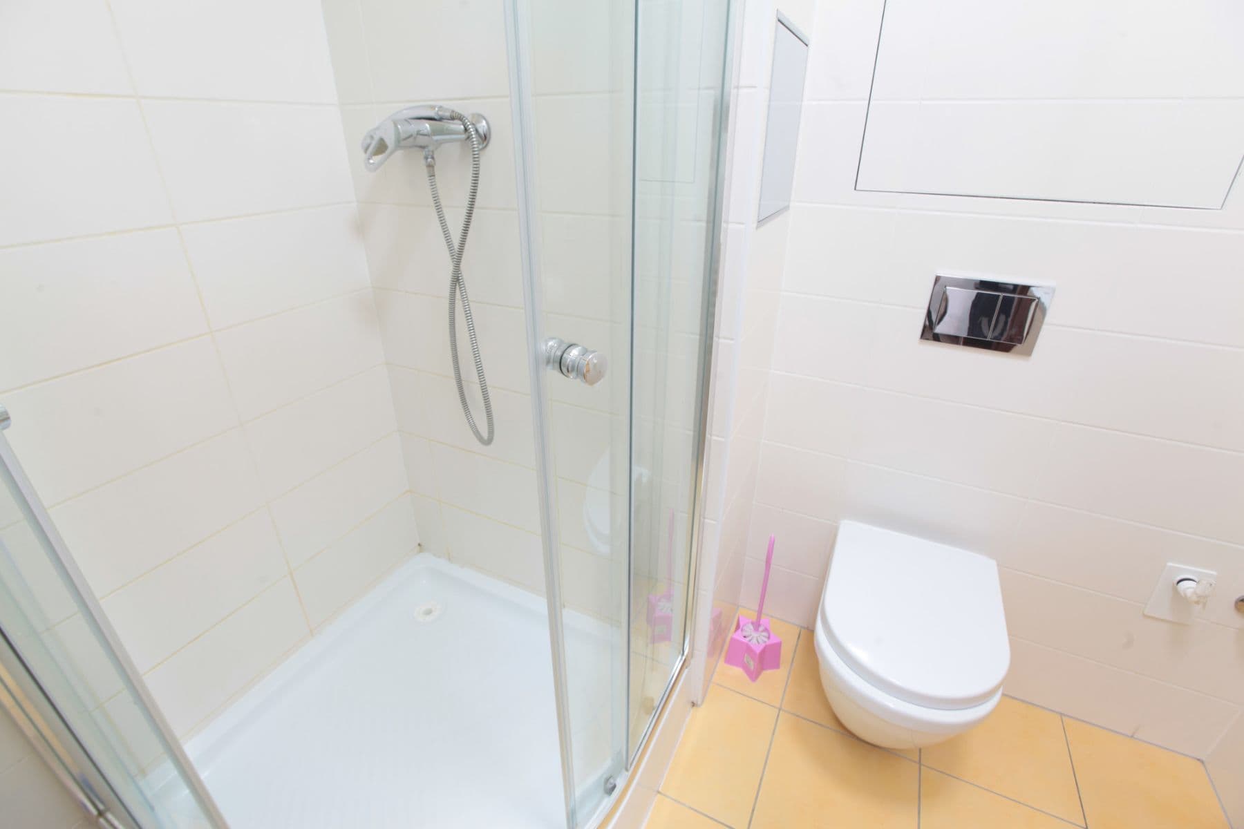 Pronájem bytu  25 m², Freyova, Praha, Praha
