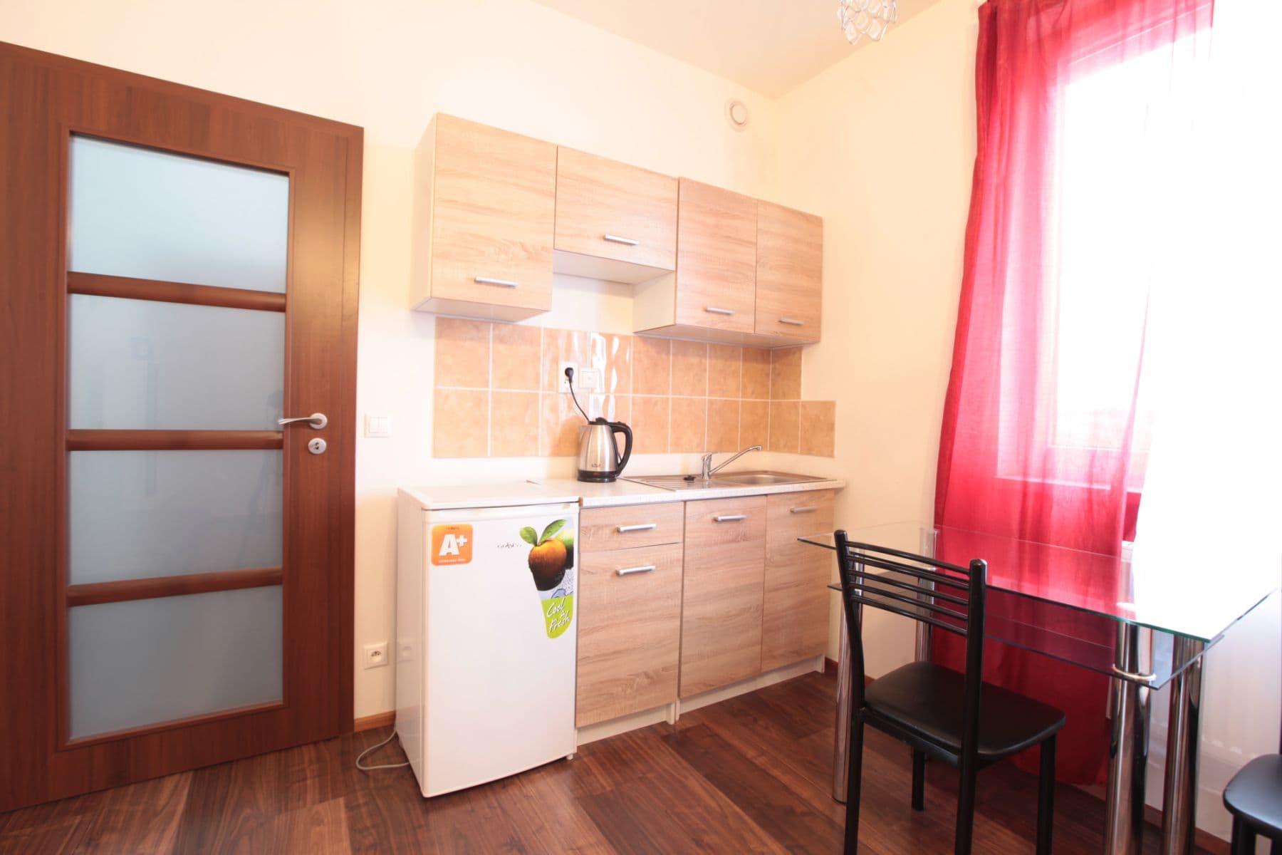 Pronájem bytu  25 m², Freyova, Praha, Praha
