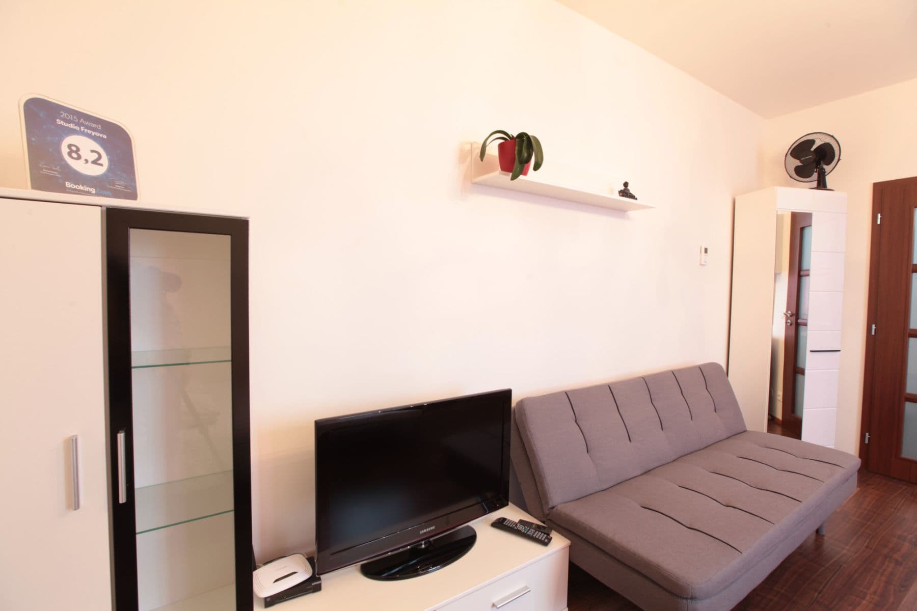 Pronájem bytu  25 m², Freyova, Praha, Praha