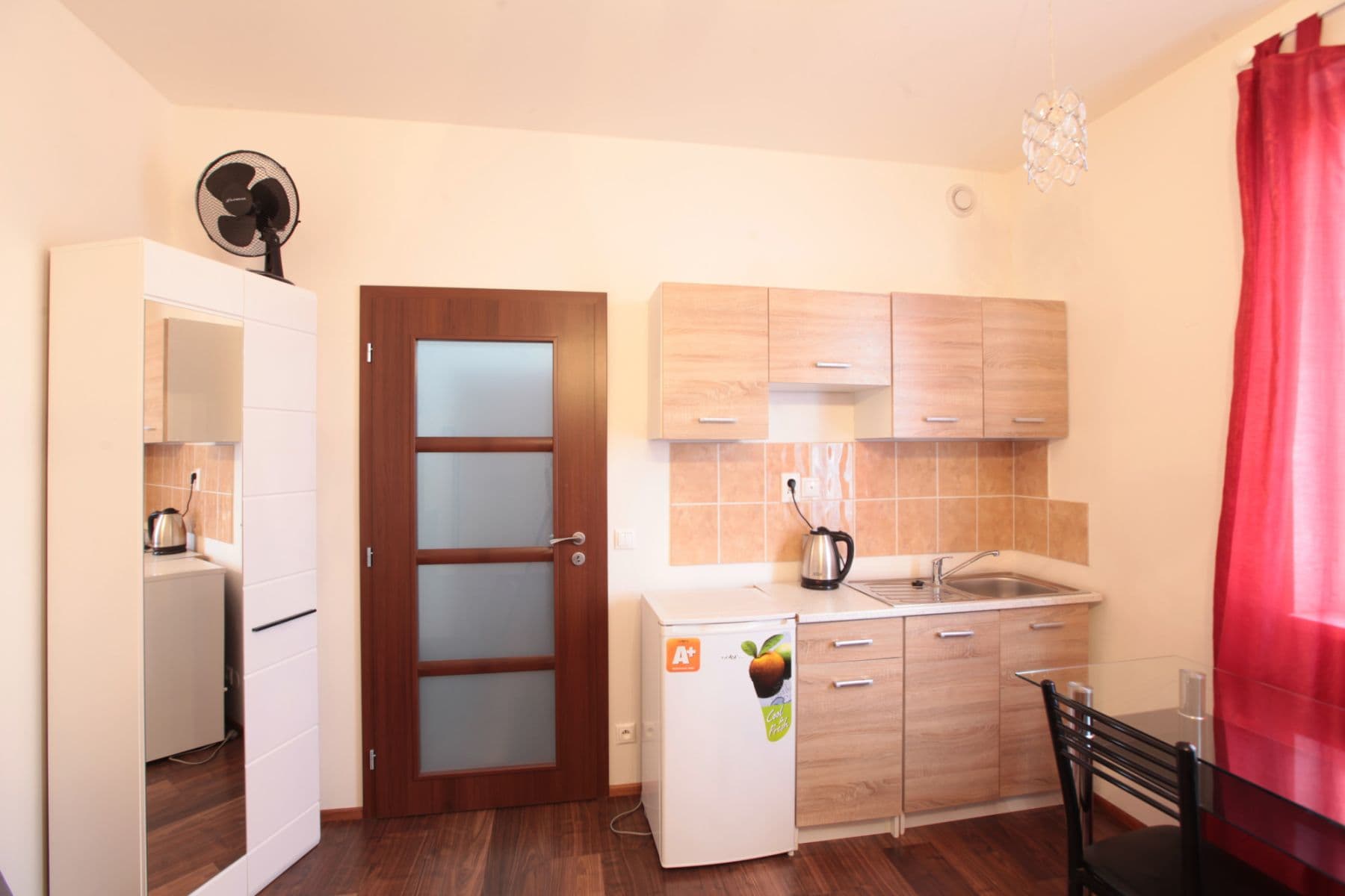 Pronájem bytu  25 m², Freyova, Praha, Praha