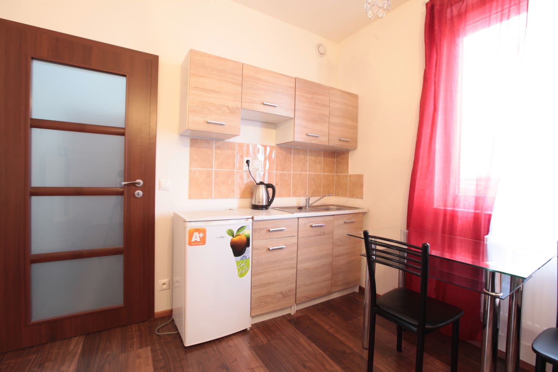 Pronájem bytu  25 m², Freyova, Praha, Praha
