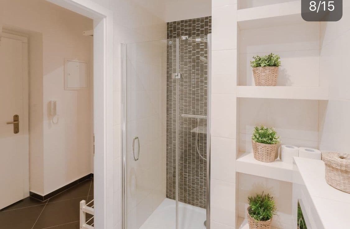 Pronájem bytu  30 m², Šimáčkova, Praha, Praha