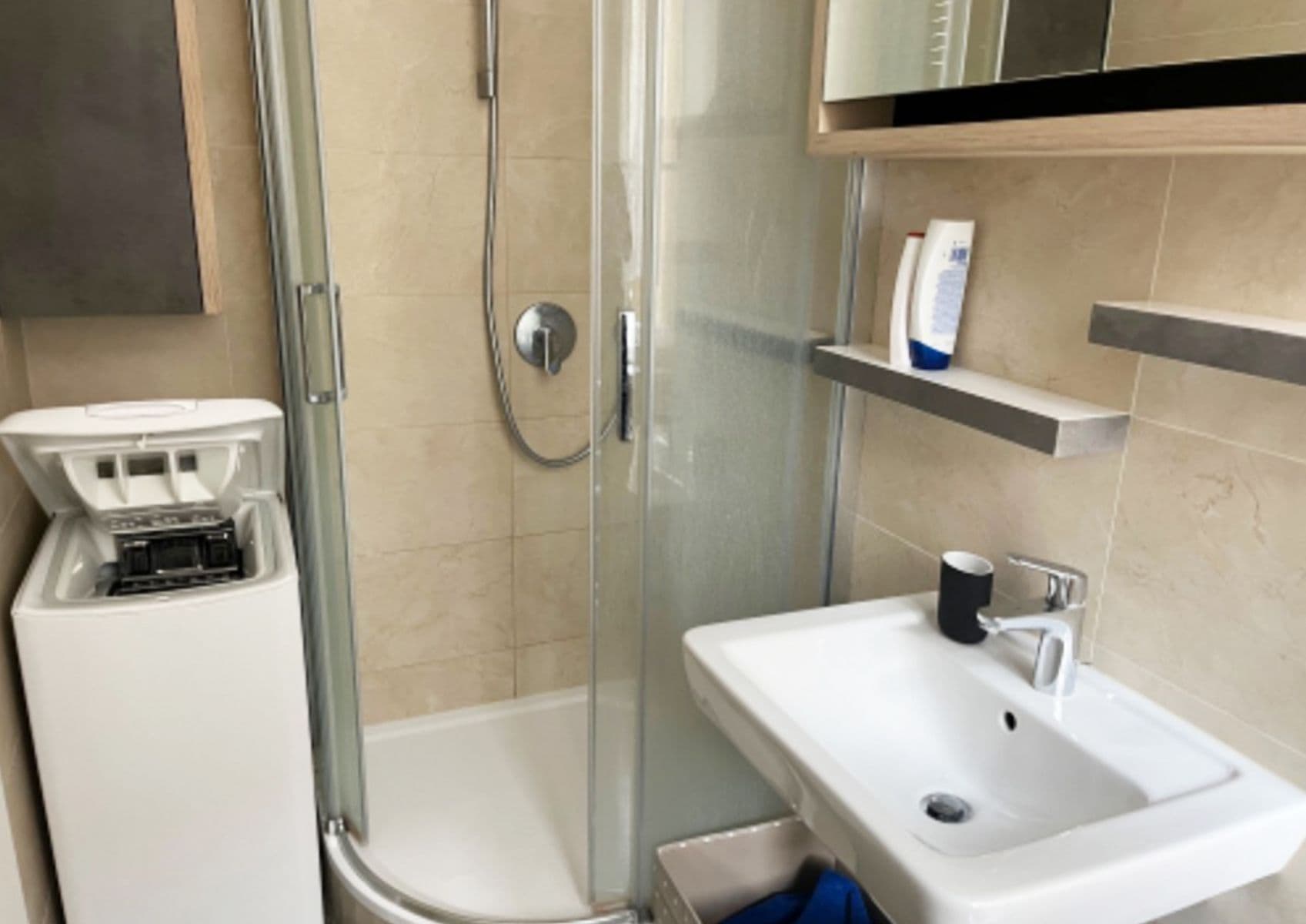 Pronájem bytu  35 m², Tyršova, Praha, Praha