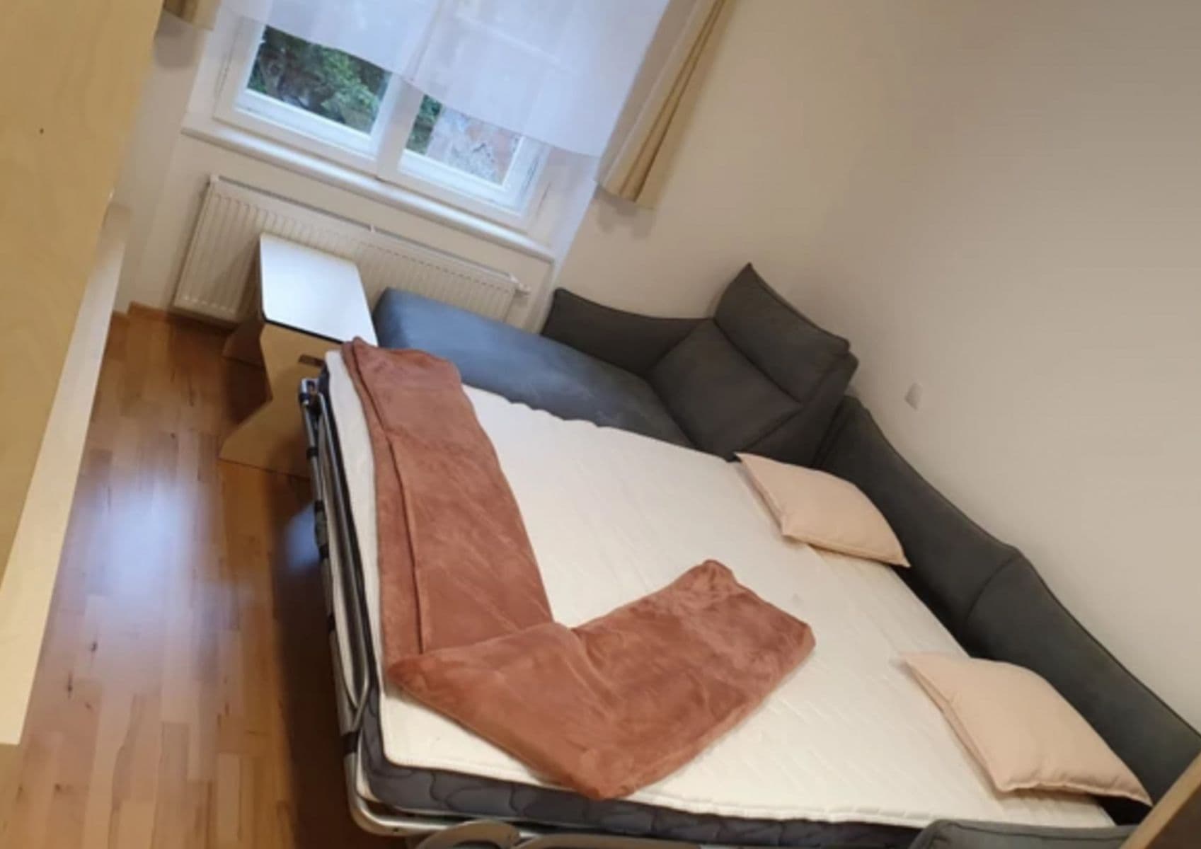 Pronájem bytu  35 m², Tyršova, Praha, Praha