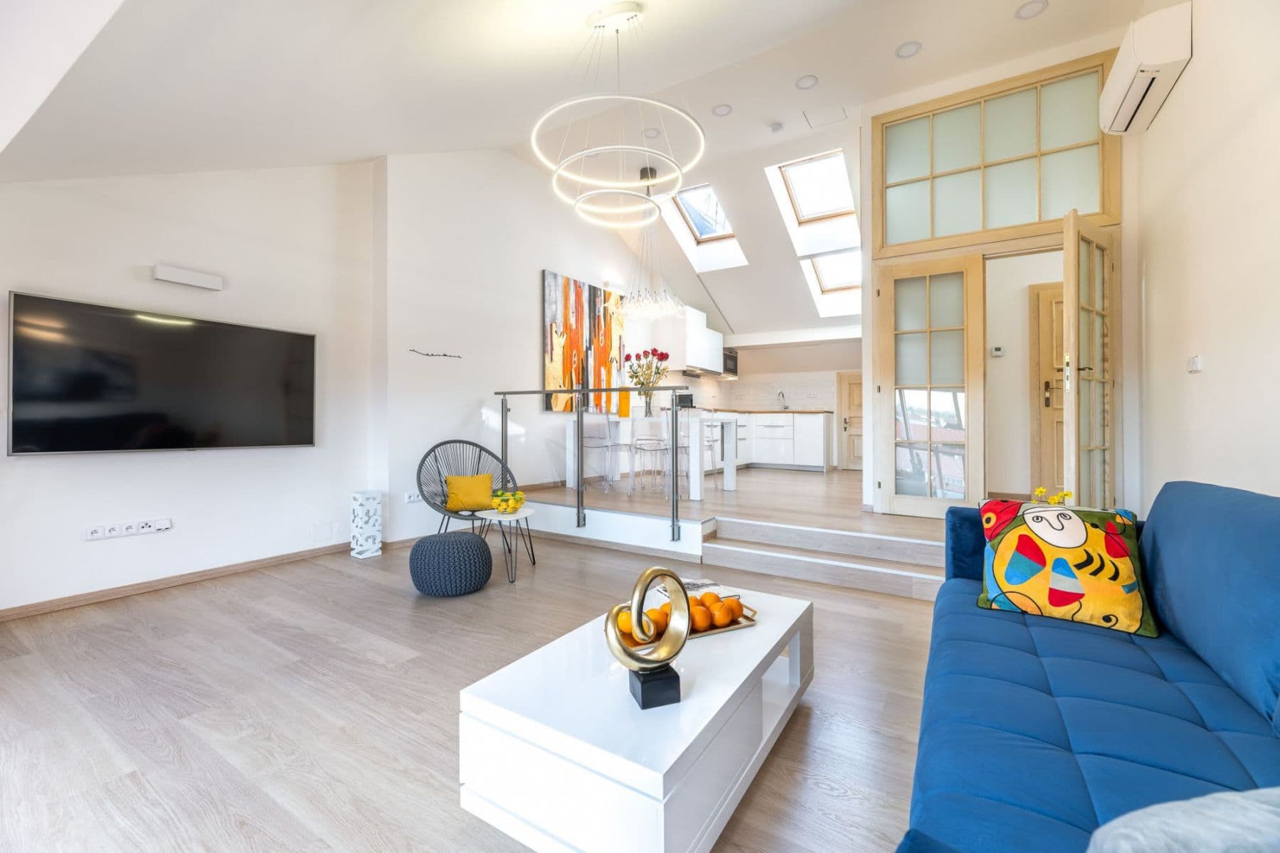 Pronájem bytu  75 m², Karlova, Praha, Praha