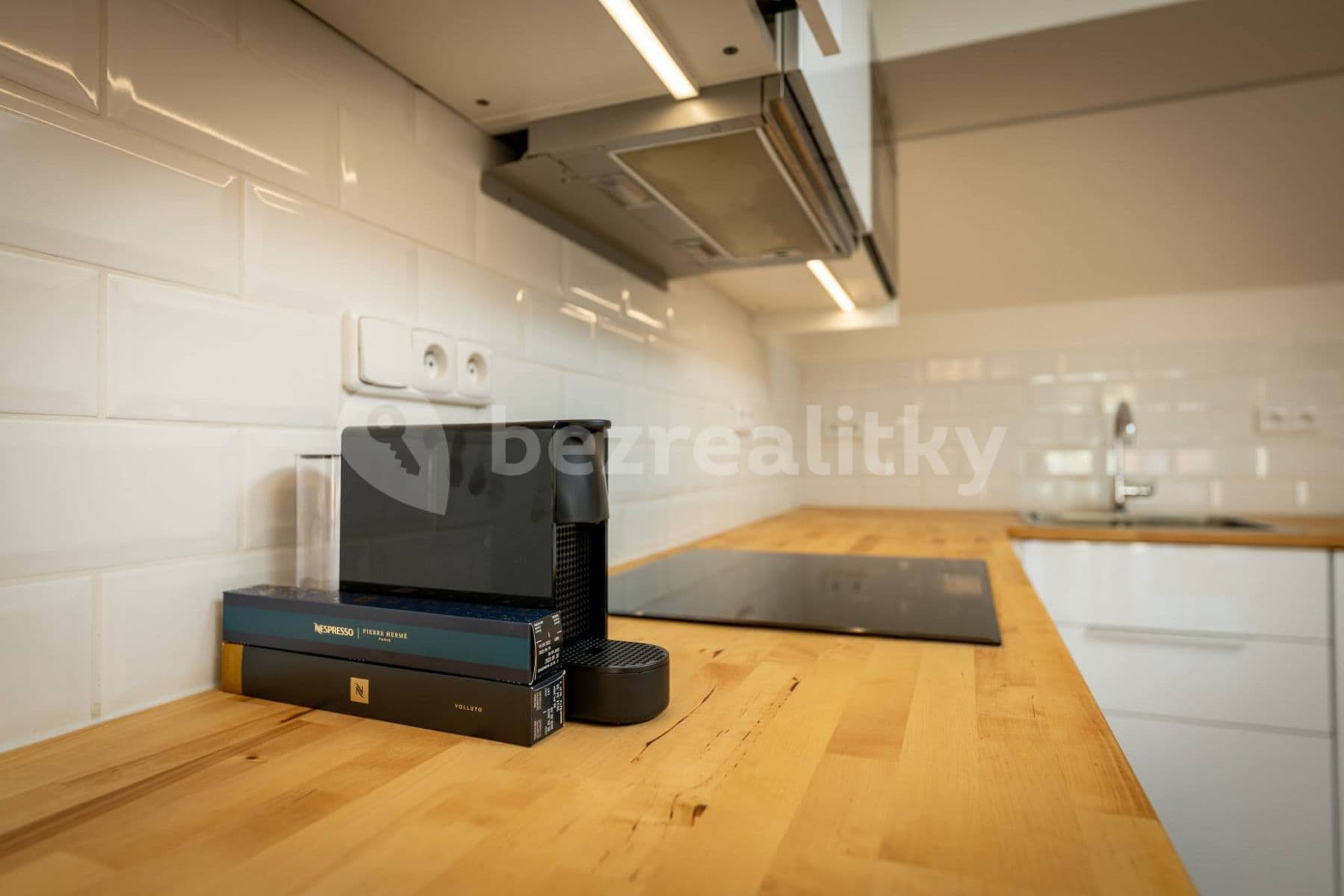 Pronájem bytu  75 m², Karlova, Praha, Praha