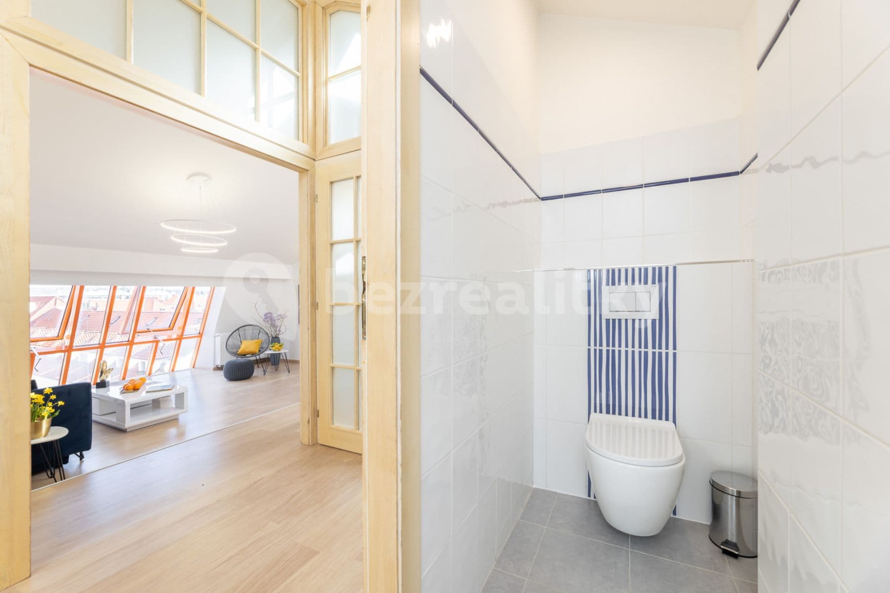 Pronájem bytu  75 m², Karlova, Praha, Praha