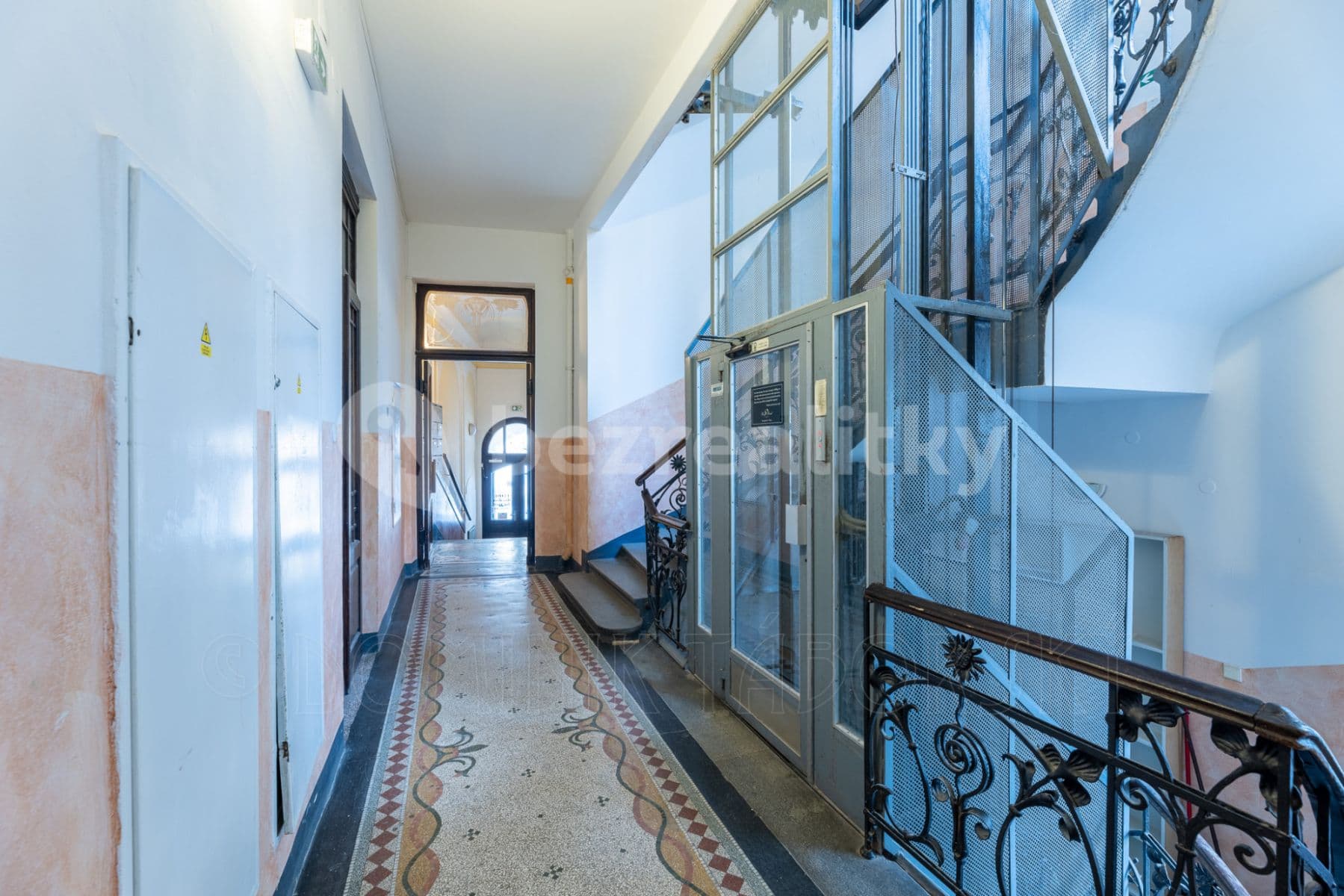 Pronájem bytu  75 m², Karlova, Praha, Praha