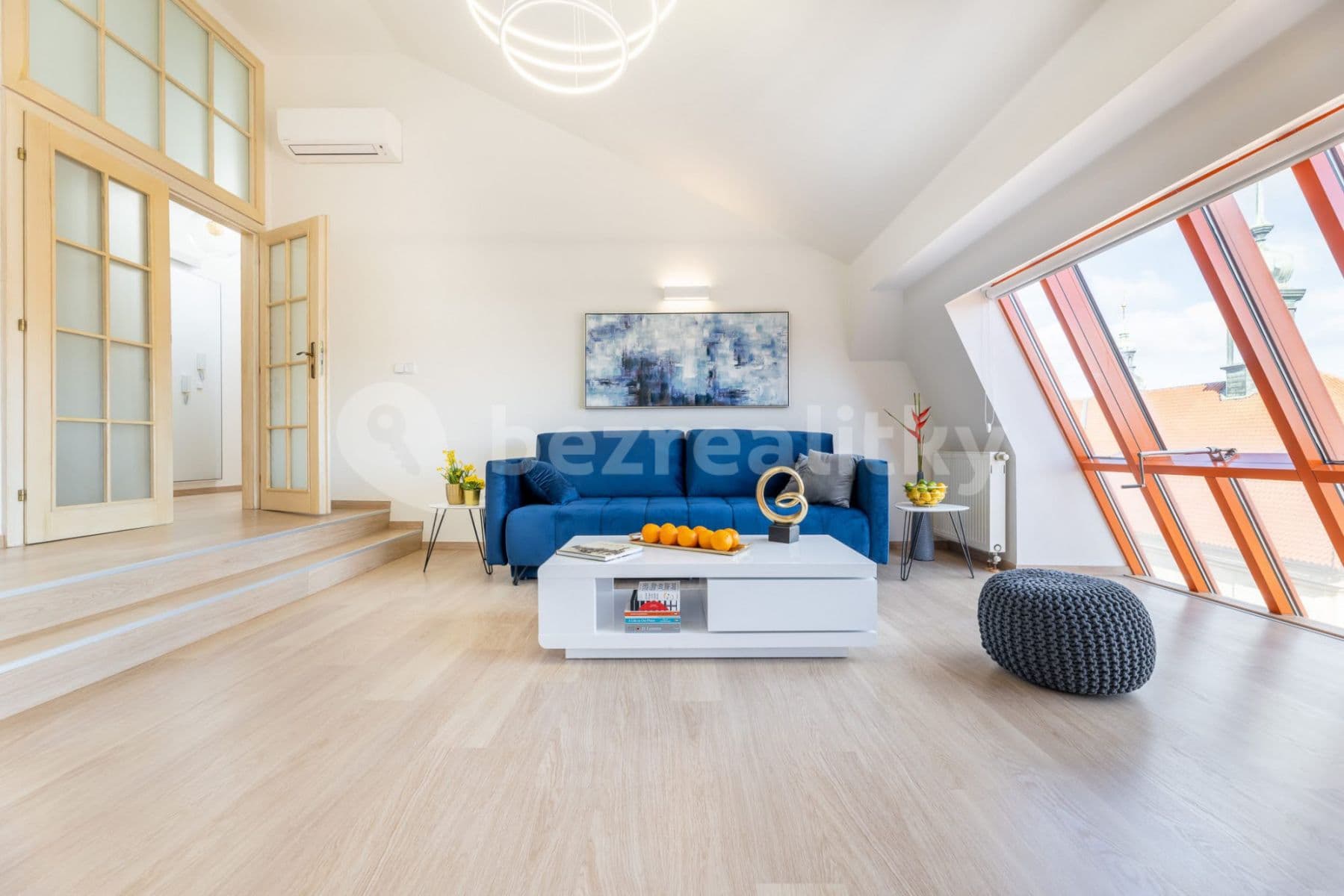 Pronájem bytu  75 m², Karlova, Praha, Praha