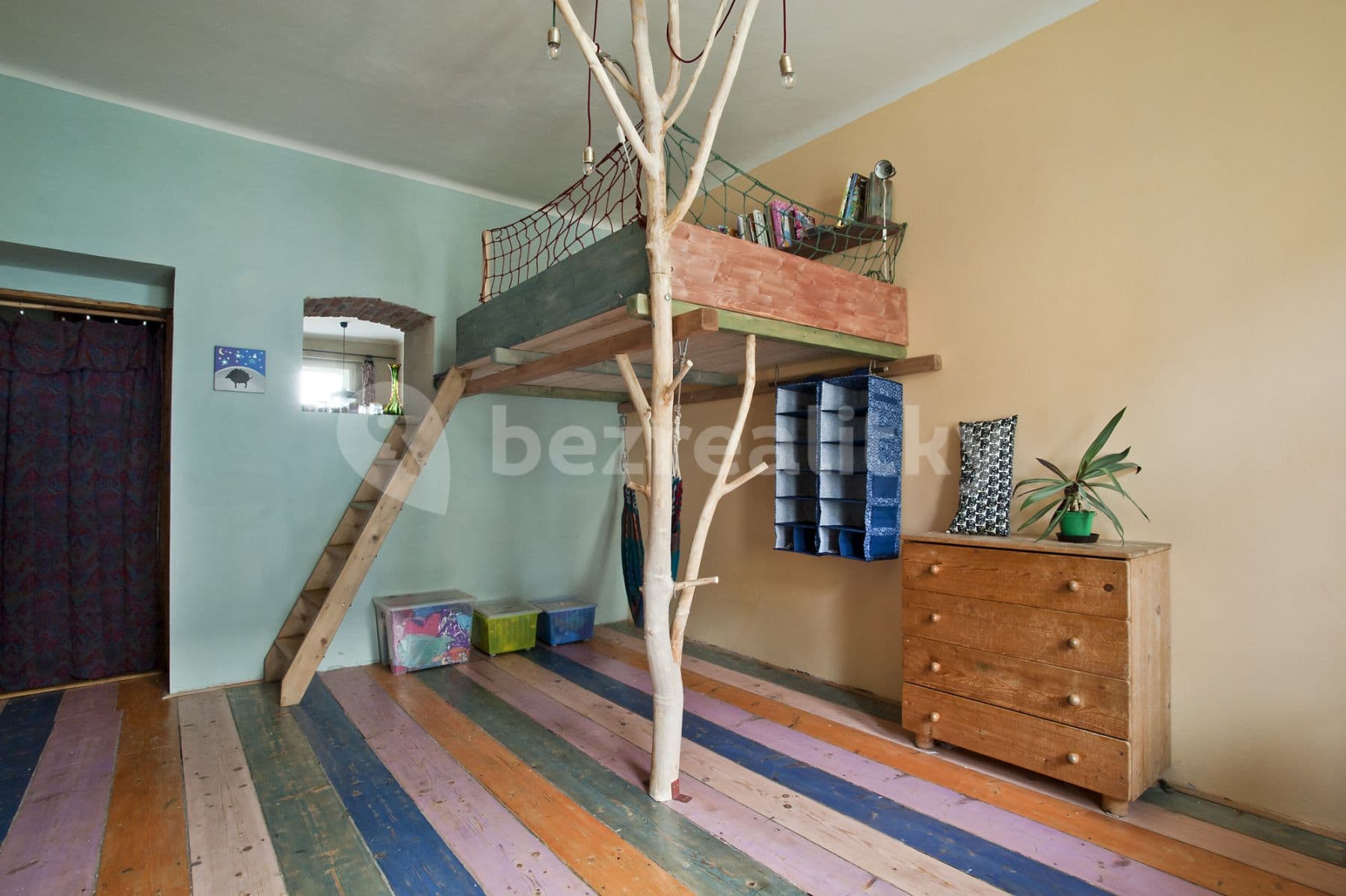 Pronájem bytu  90 m², Pernerova, Praha, Praha