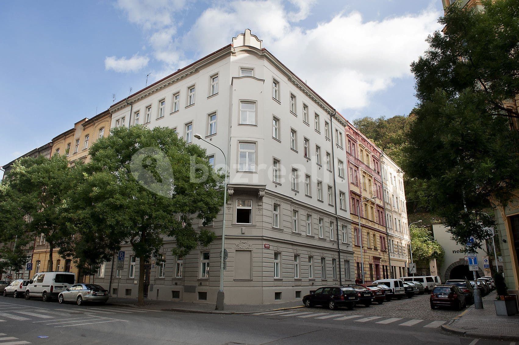 Pronájem bytu  90 m², Pernerova, Praha, Praha