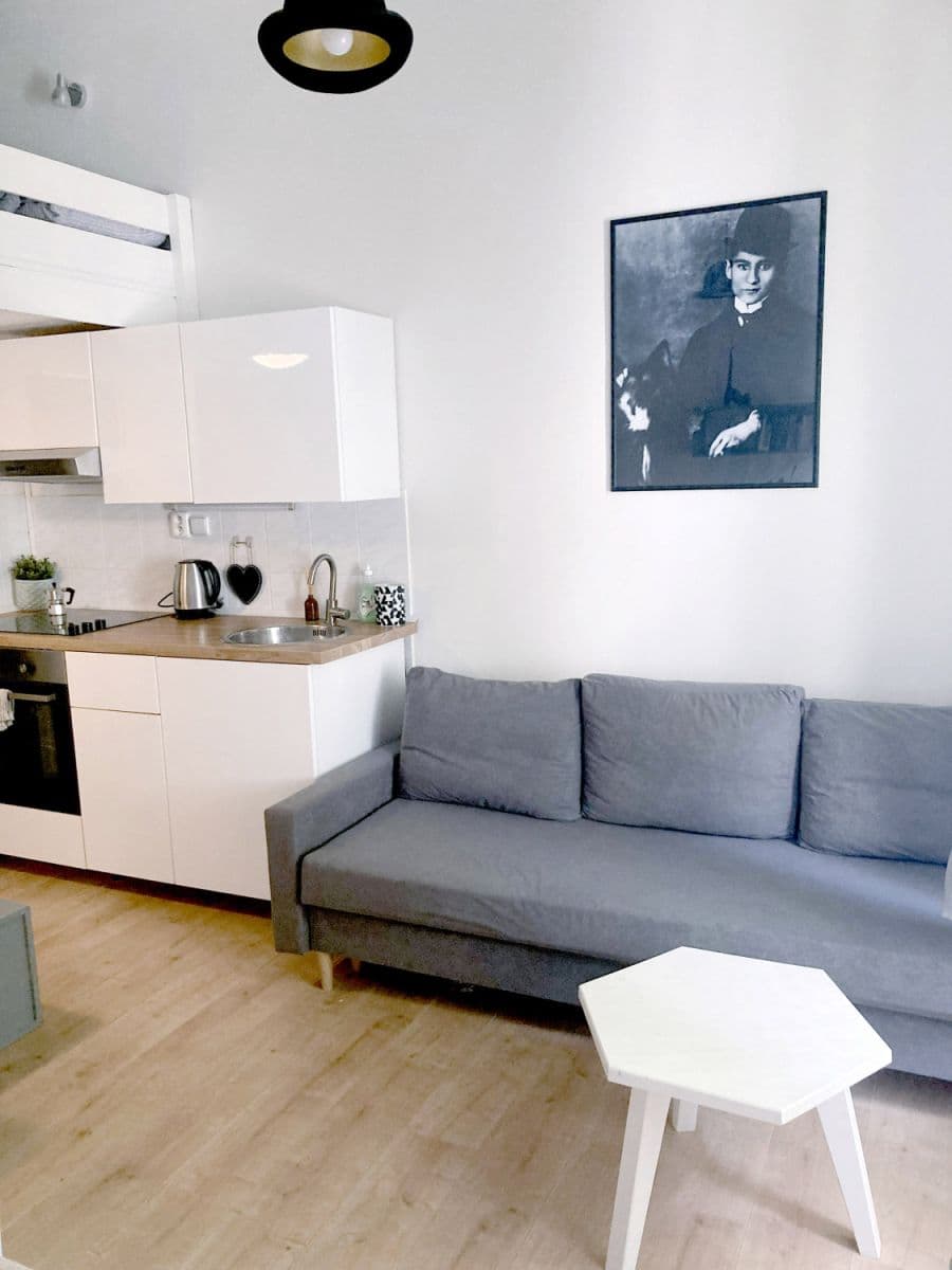 Pronájem bytu  21 m², Bulharská, Praha, Praha