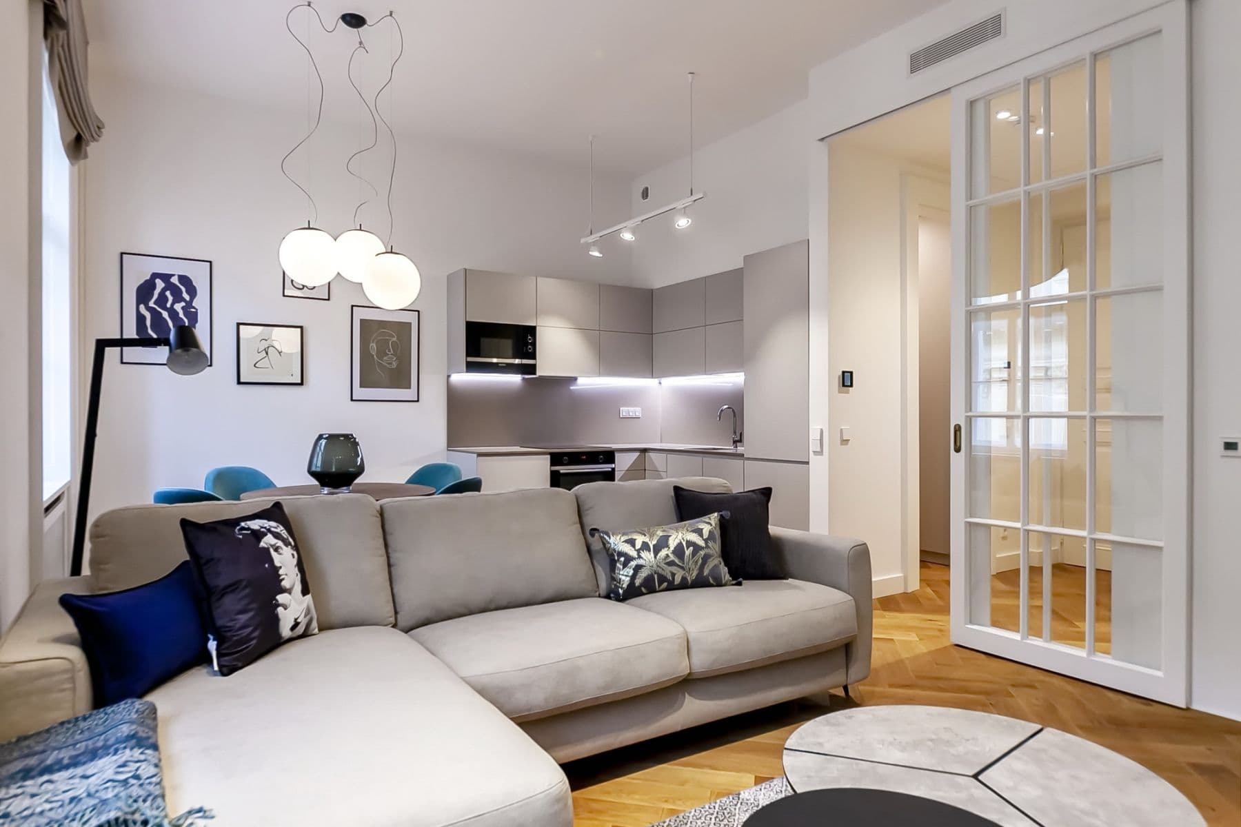 Pronájem bytu  60 m², Dlážděná, Praha, Praha
