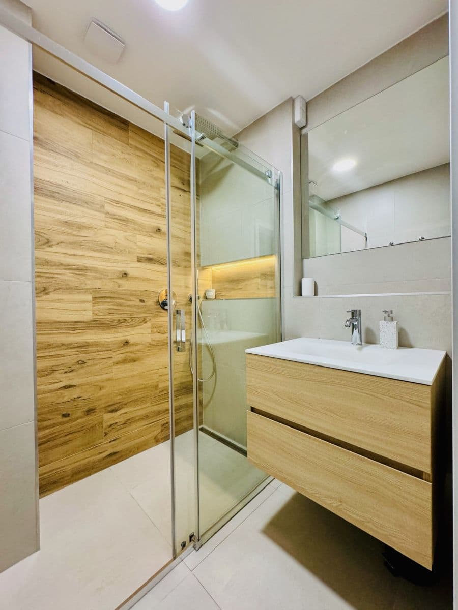 Pronájem bytu  66 m², Malešická, Praha, Praha