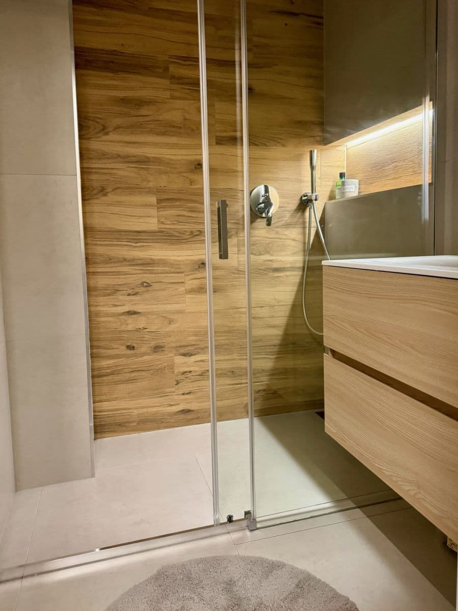 Pronájem bytu  66 m², Malešická, Praha, Praha