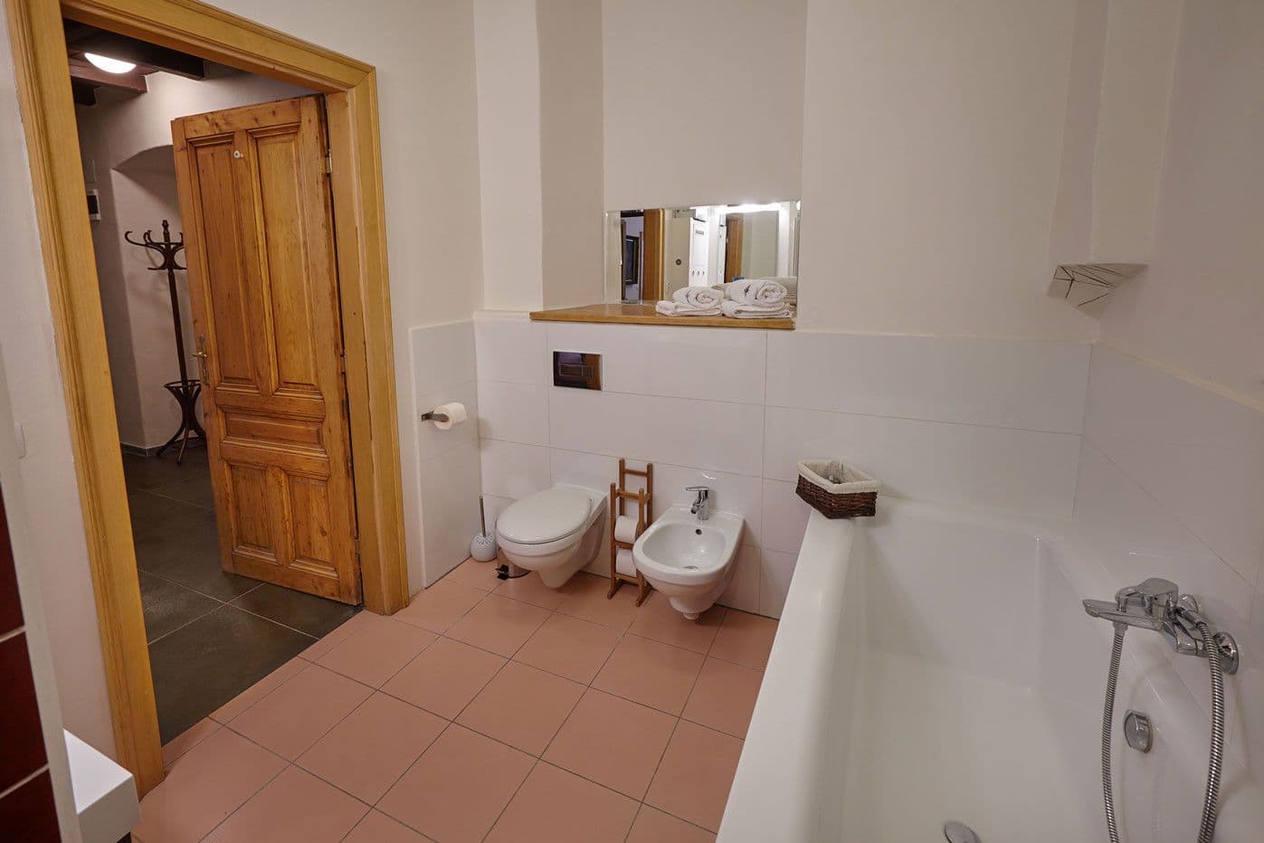 Pronájem bytu  46 m², Míšeňská, Praha, Praha