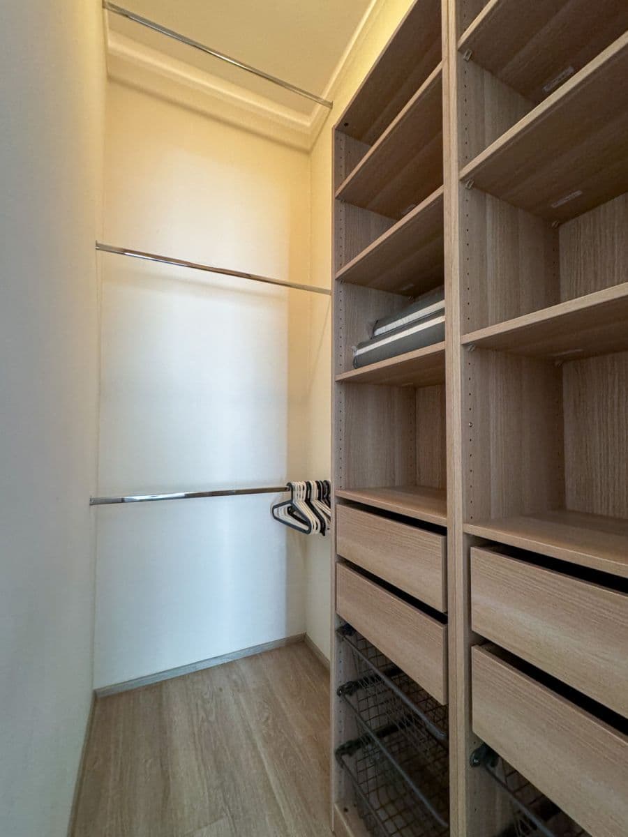 Pronájem bytu  133 m², Španělská, Praha, Praha