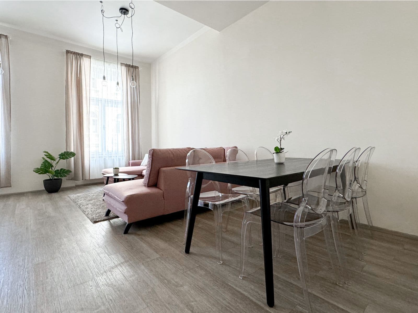 Pronájem bytu  133 m², Španělská, Praha, Praha