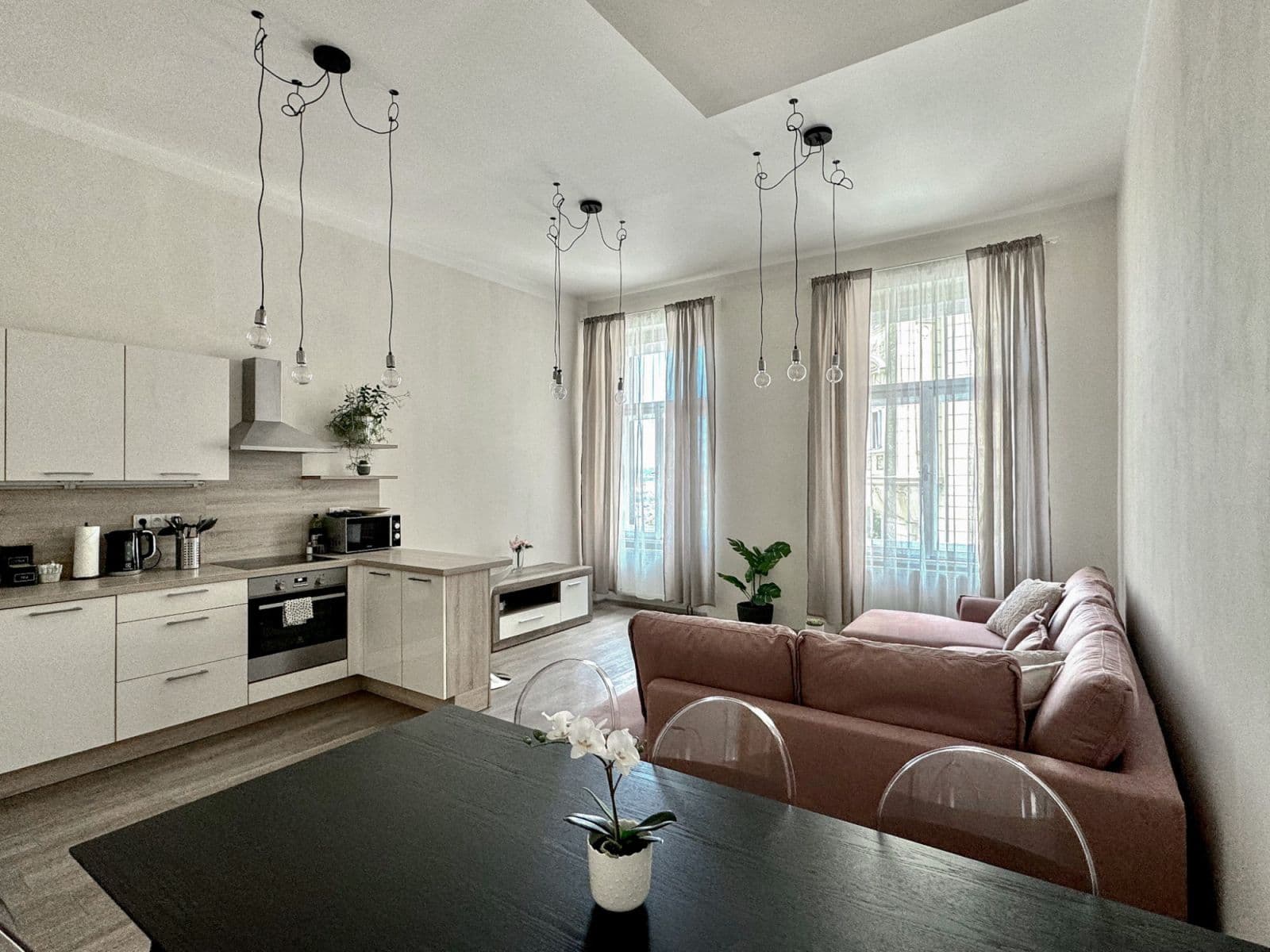 Pronájem bytu  133 m², Španělská, Praha, Praha