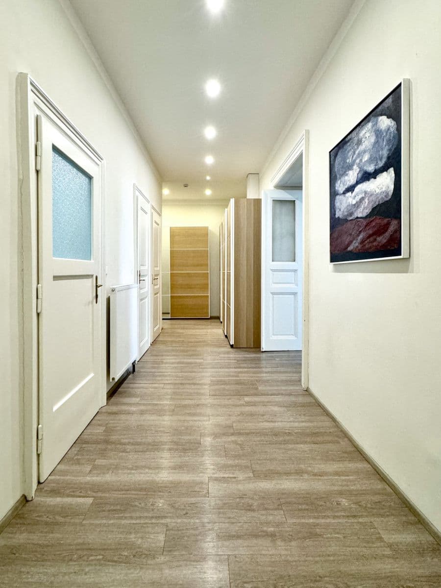 Pronájem bytu  133 m², Španělská, Praha, Praha