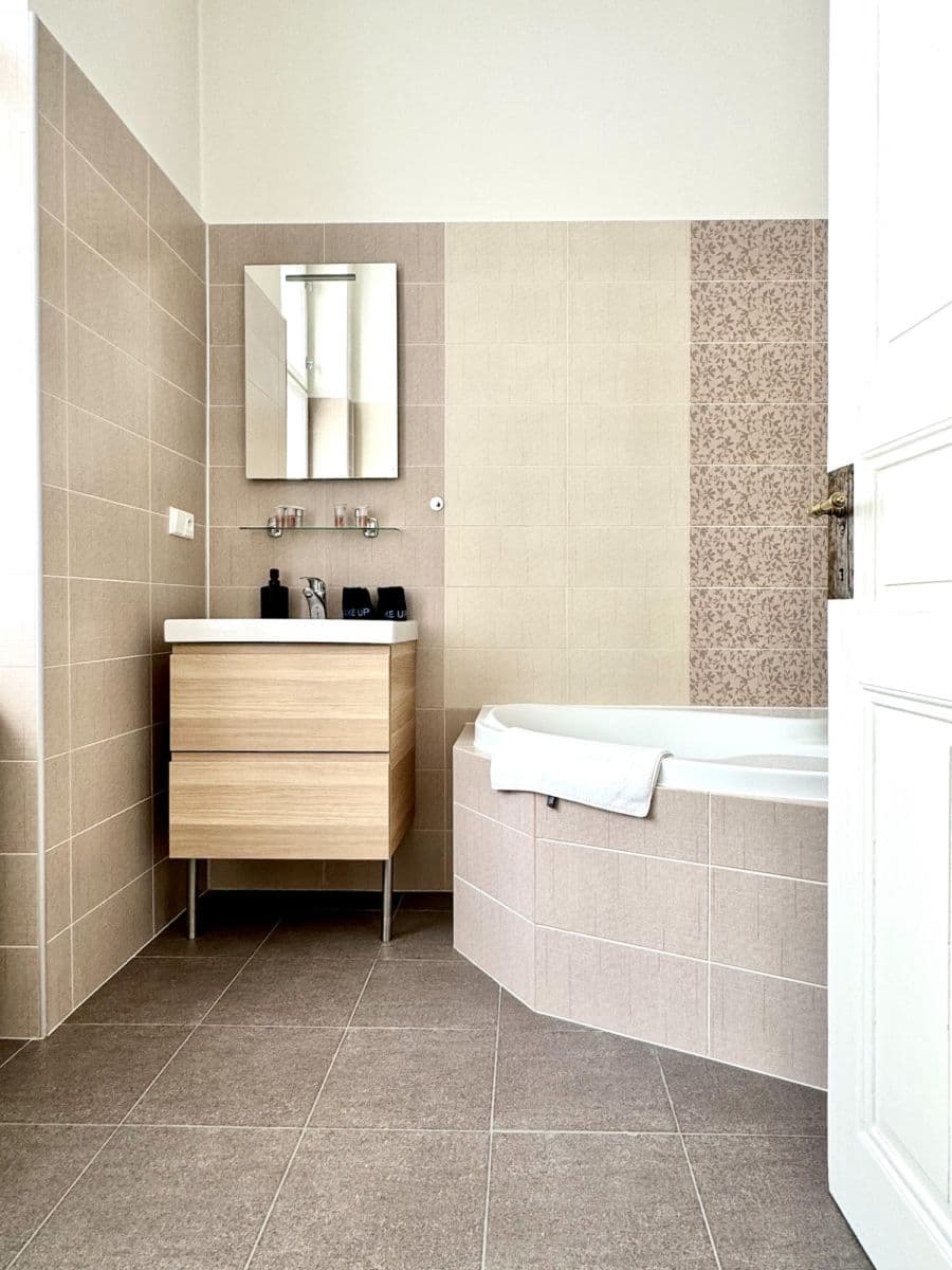Pronájem bytu  133 m², Španělská, Praha, Praha