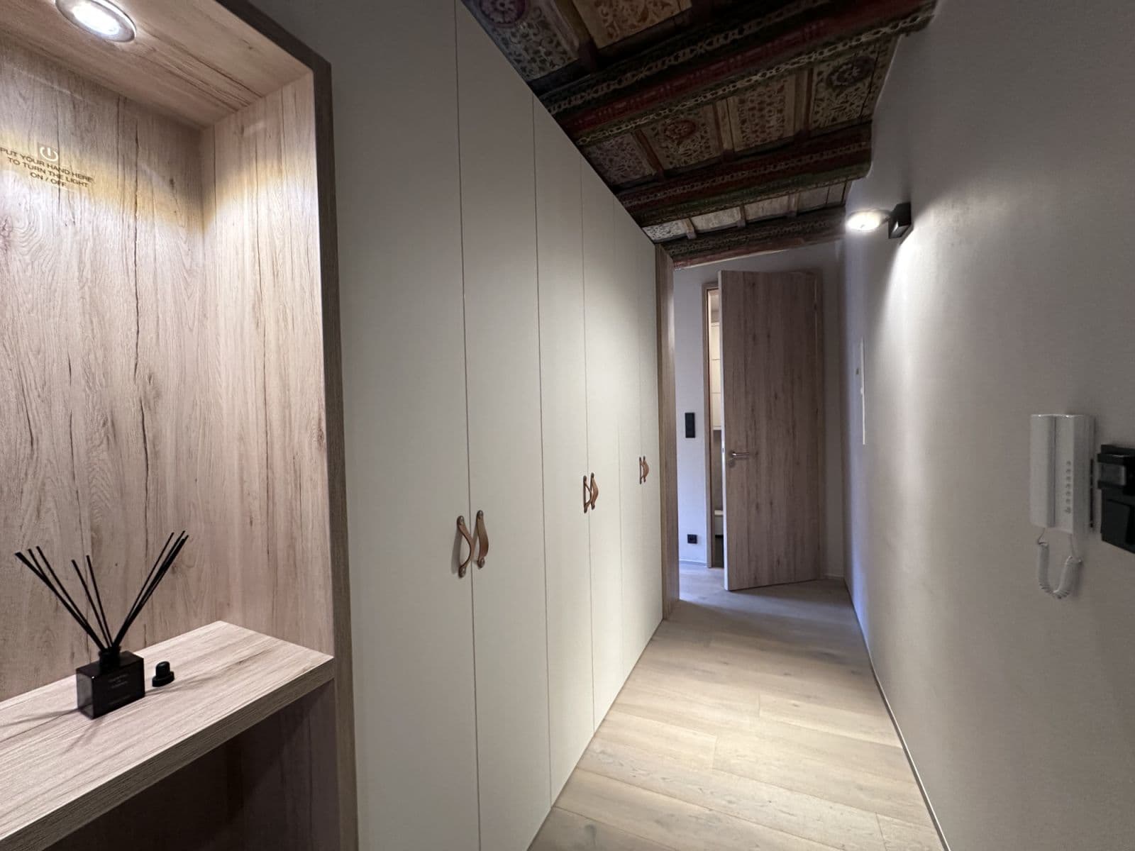 Pronájem bytu  45 m², Vlašská, Praha, Praha