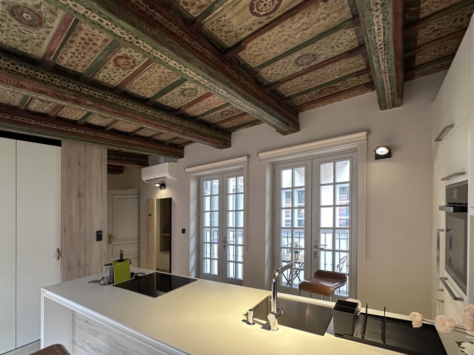 Pronájem bytu  45 m², Vlašská, Praha, Praha