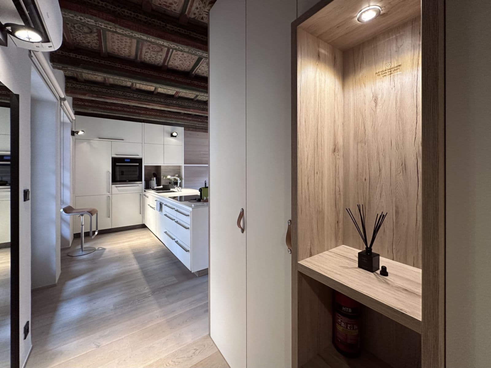 Pronájem bytu  45 m², Vlašská, Praha, Praha