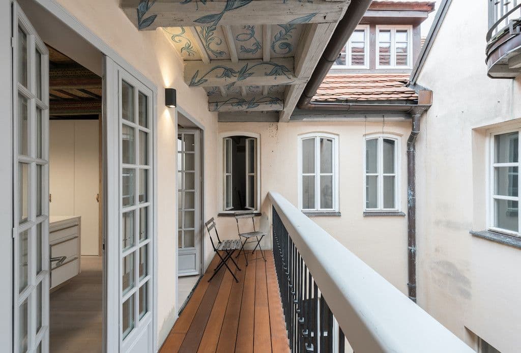 Pronájem bytu  45 m², Vlašská, Praha, Praha
