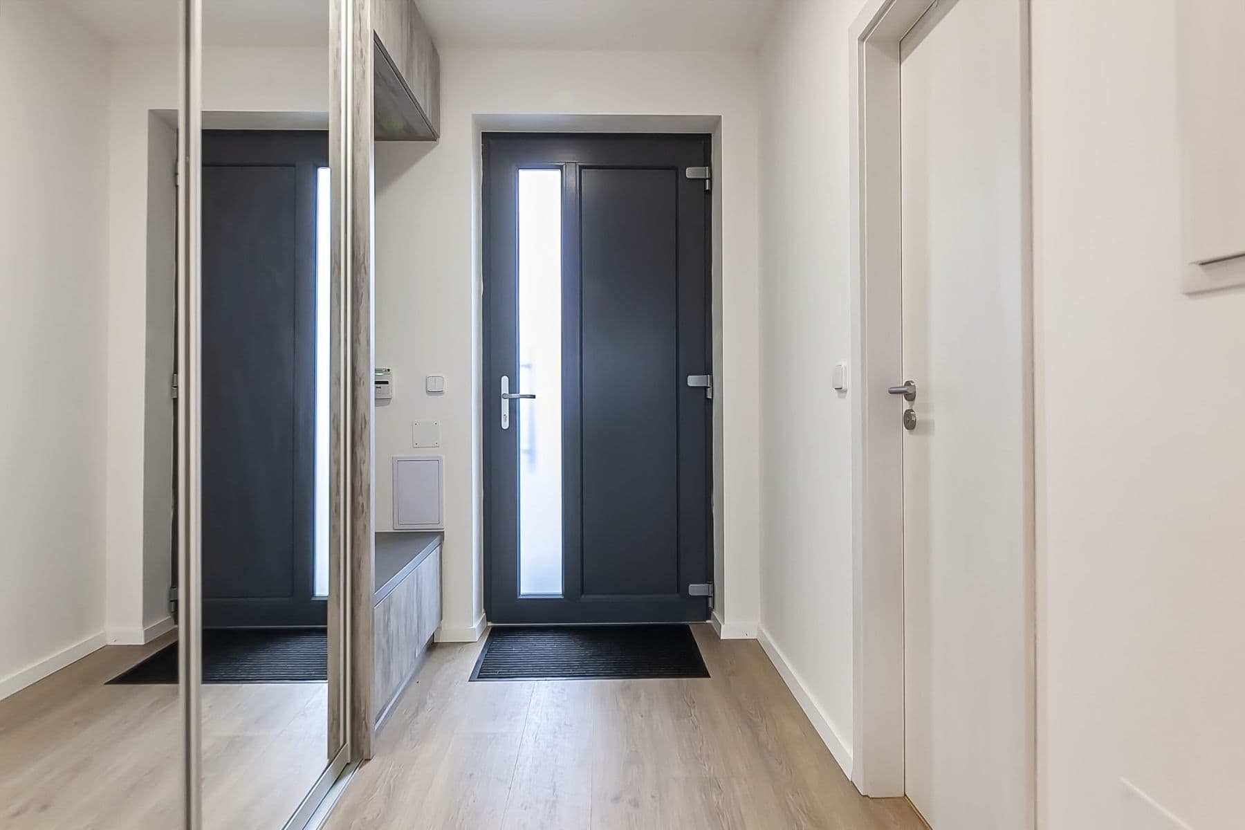 Pronájem bytu  180 m², Ibišková, Praha, Praha