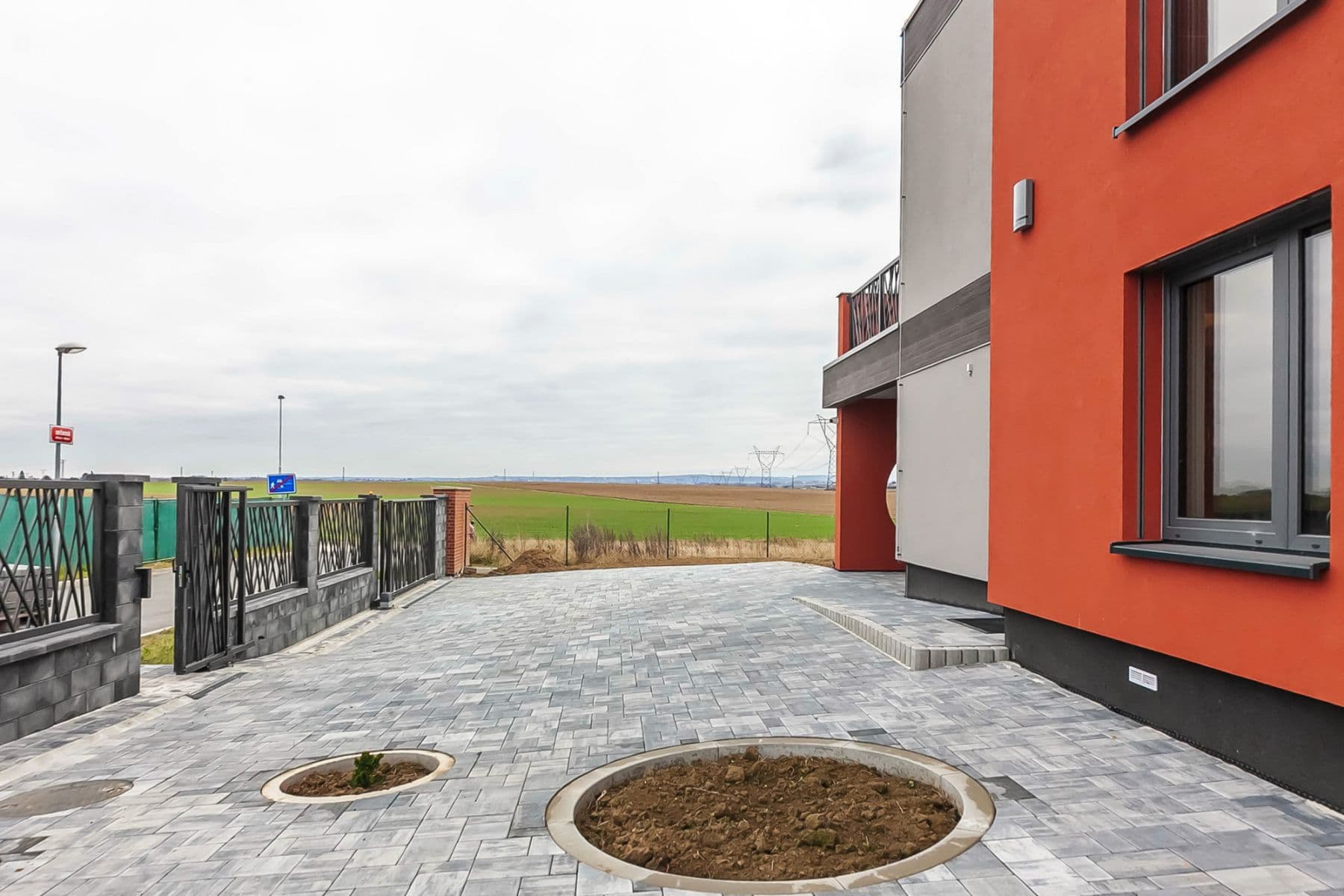 Pronájem bytu  180 m², Ibišková, Praha, Praha