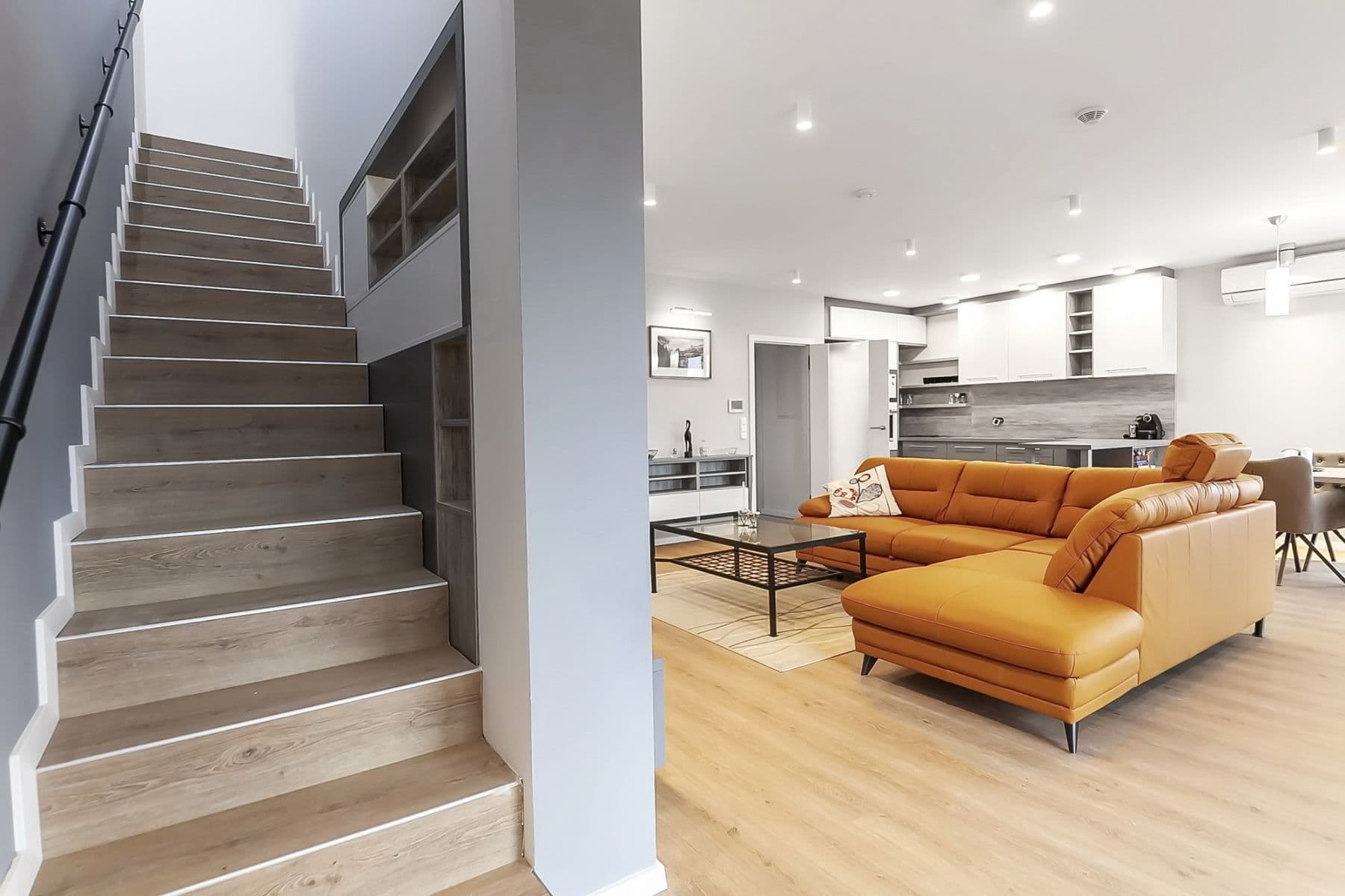 Pronájem bytu  180 m², Ibišková, Praha, Praha