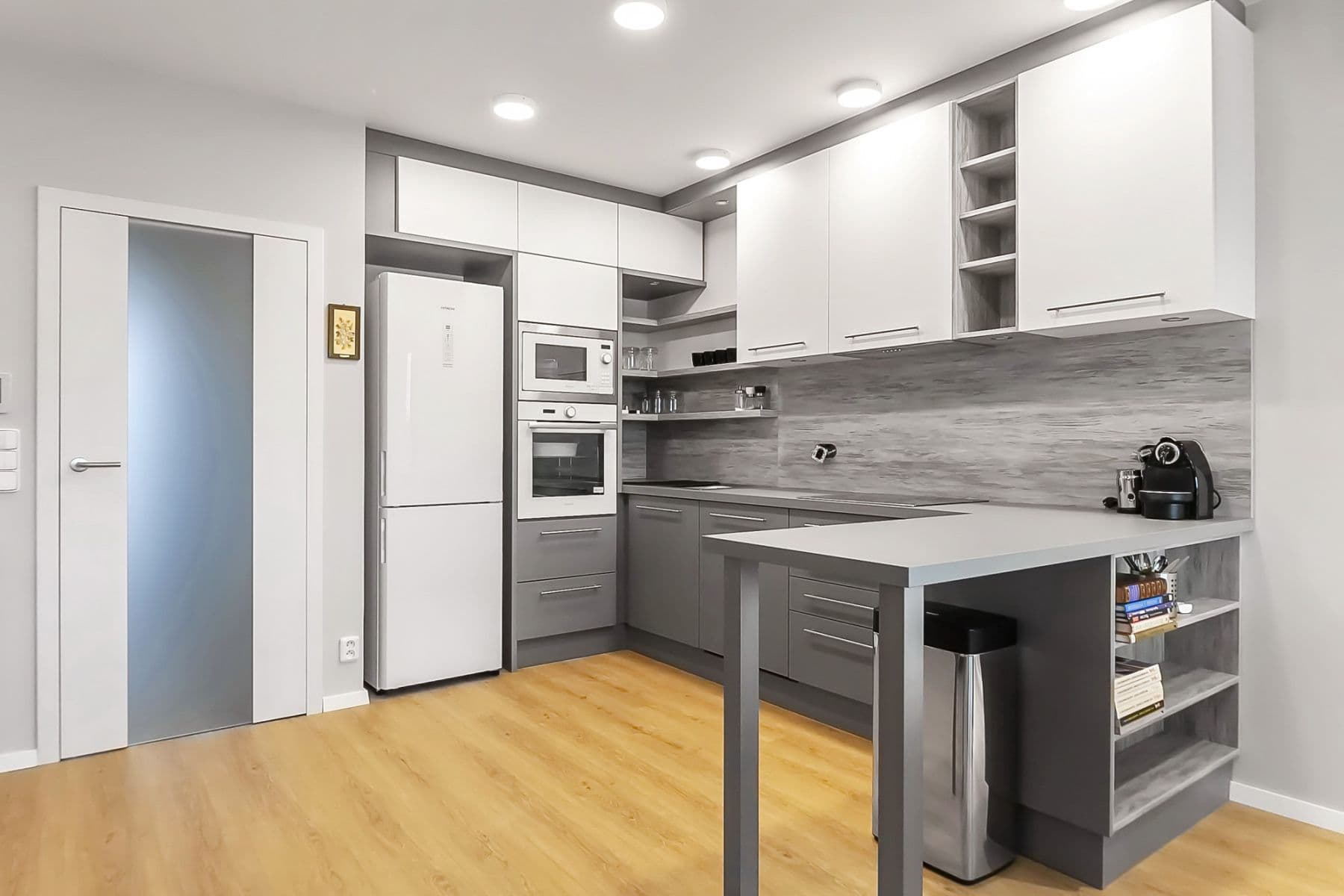 Pronájem bytu  180 m², Ibišková, Praha, Praha