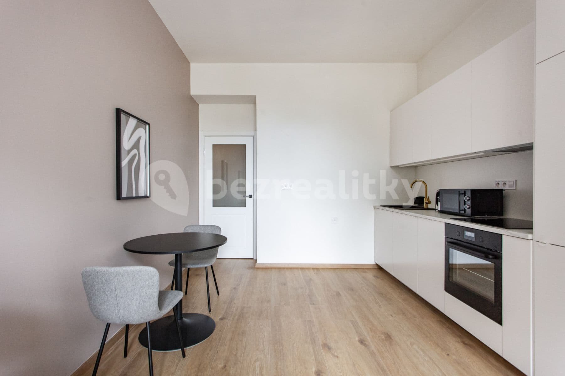 Pronájem bytu  58 m², Rostovská, Praha, Praha