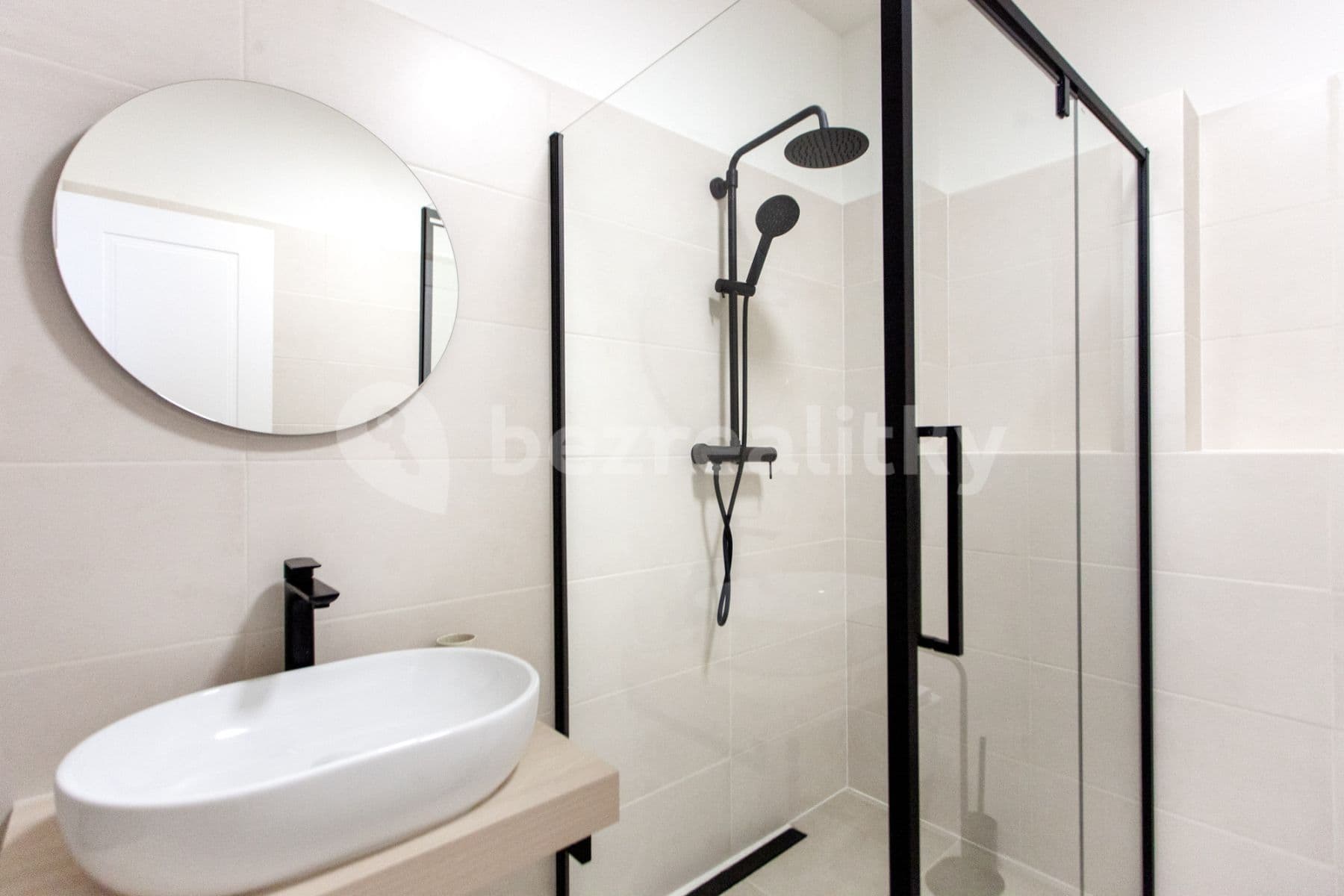Pronájem bytu  58 m², Rostovská, Praha, Praha