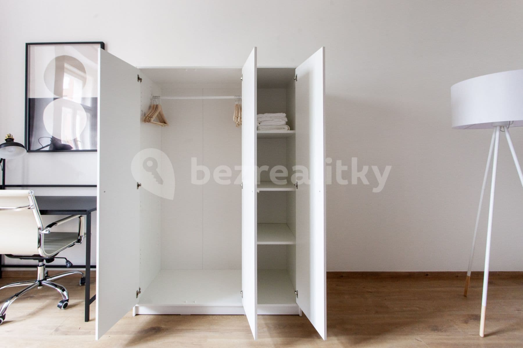 Pronájem bytu  58 m², Rostovská, Praha, Praha