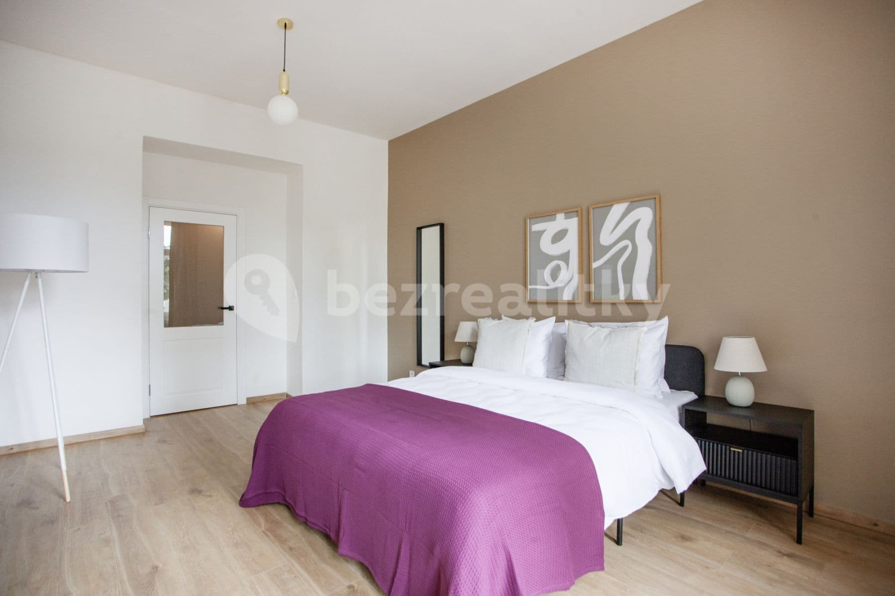 Pronájem bytu  58 m², Rostovská, Praha, Praha