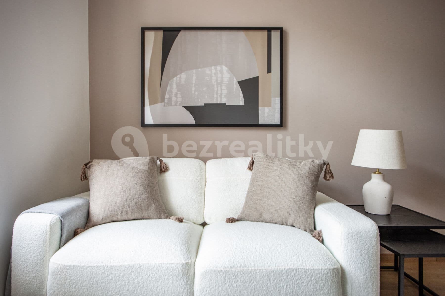 Pronájem bytu  58 m², Rostovská, Praha, Praha