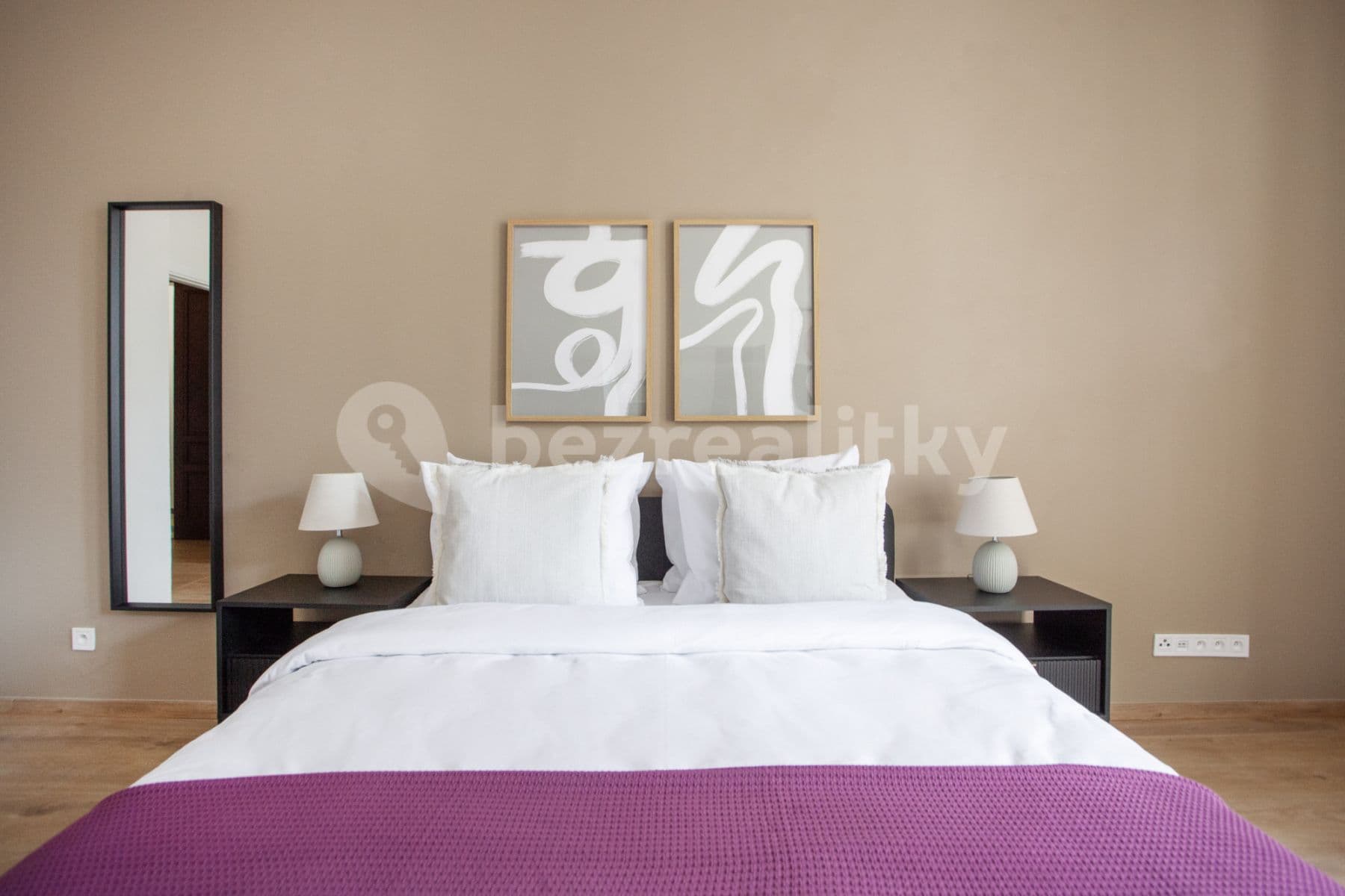 Pronájem bytu  58 m², Rostovská, Praha, Praha