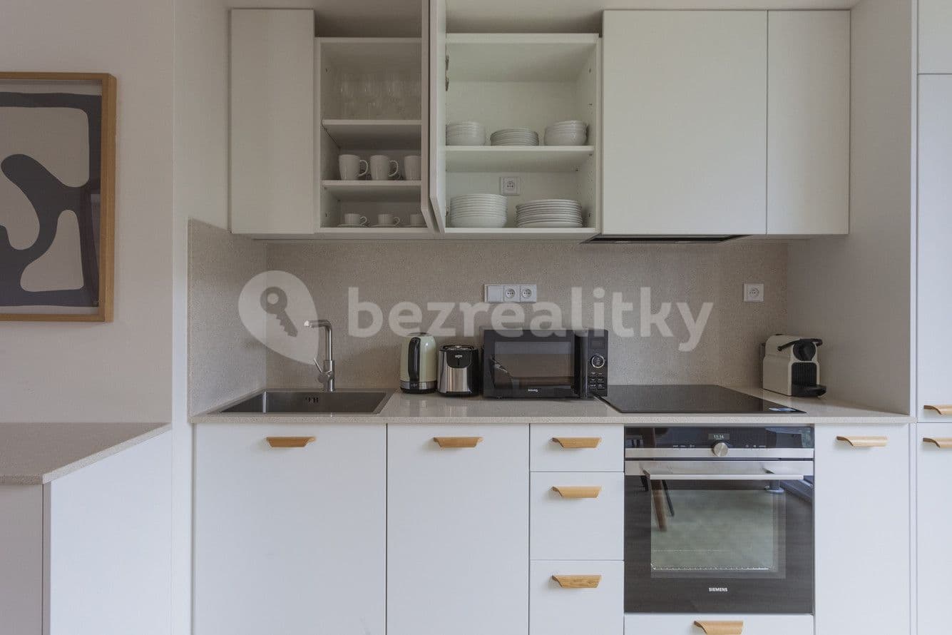 Pronájem bytu  63 m², Vrbenského, Praha, Praha