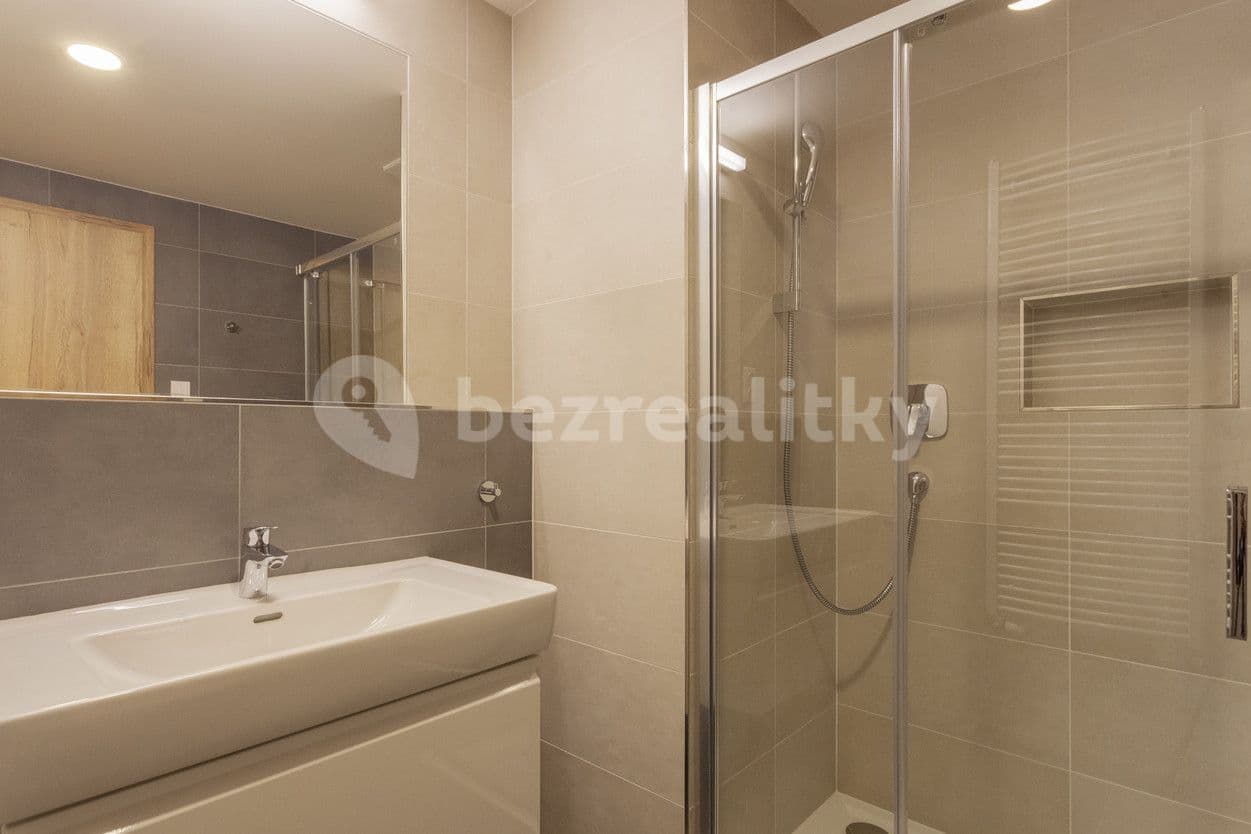 Pronájem bytu  63 m², Vrbenského, Praha, Praha