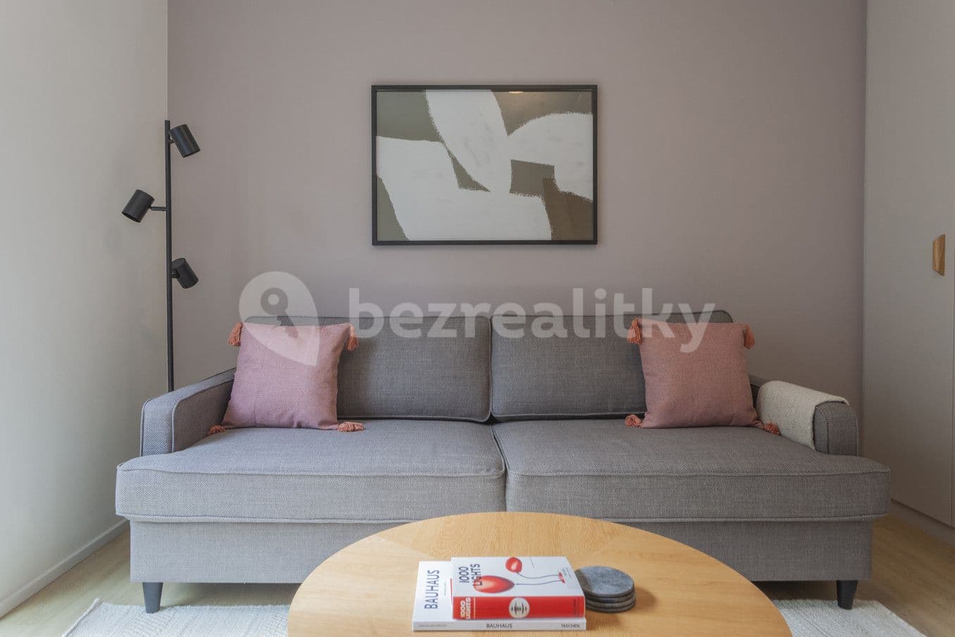 Pronájem bytu  63 m², Vrbenského, Praha, Praha