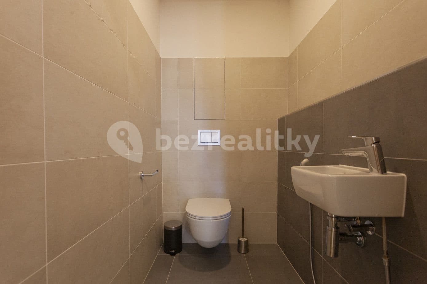 Pronájem bytu  63 m², Vrbenského, Praha, Praha