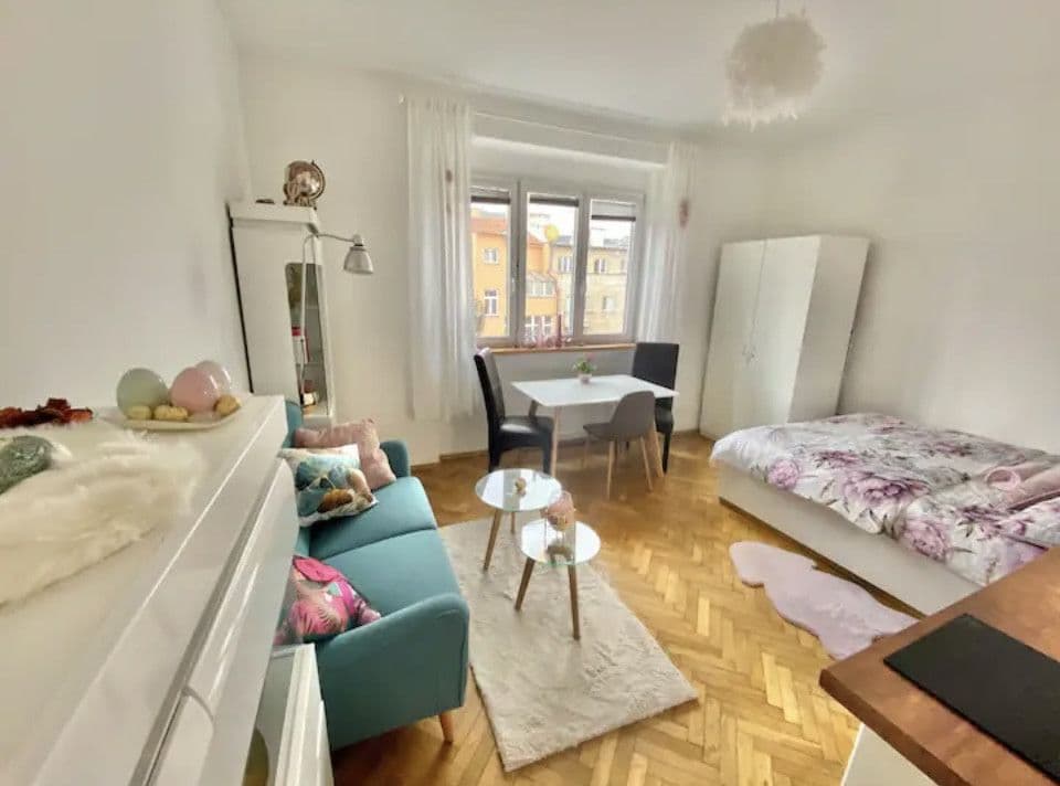 Pronájem bytu  25 m², Na Bitevní Pláni, Praha, Praha